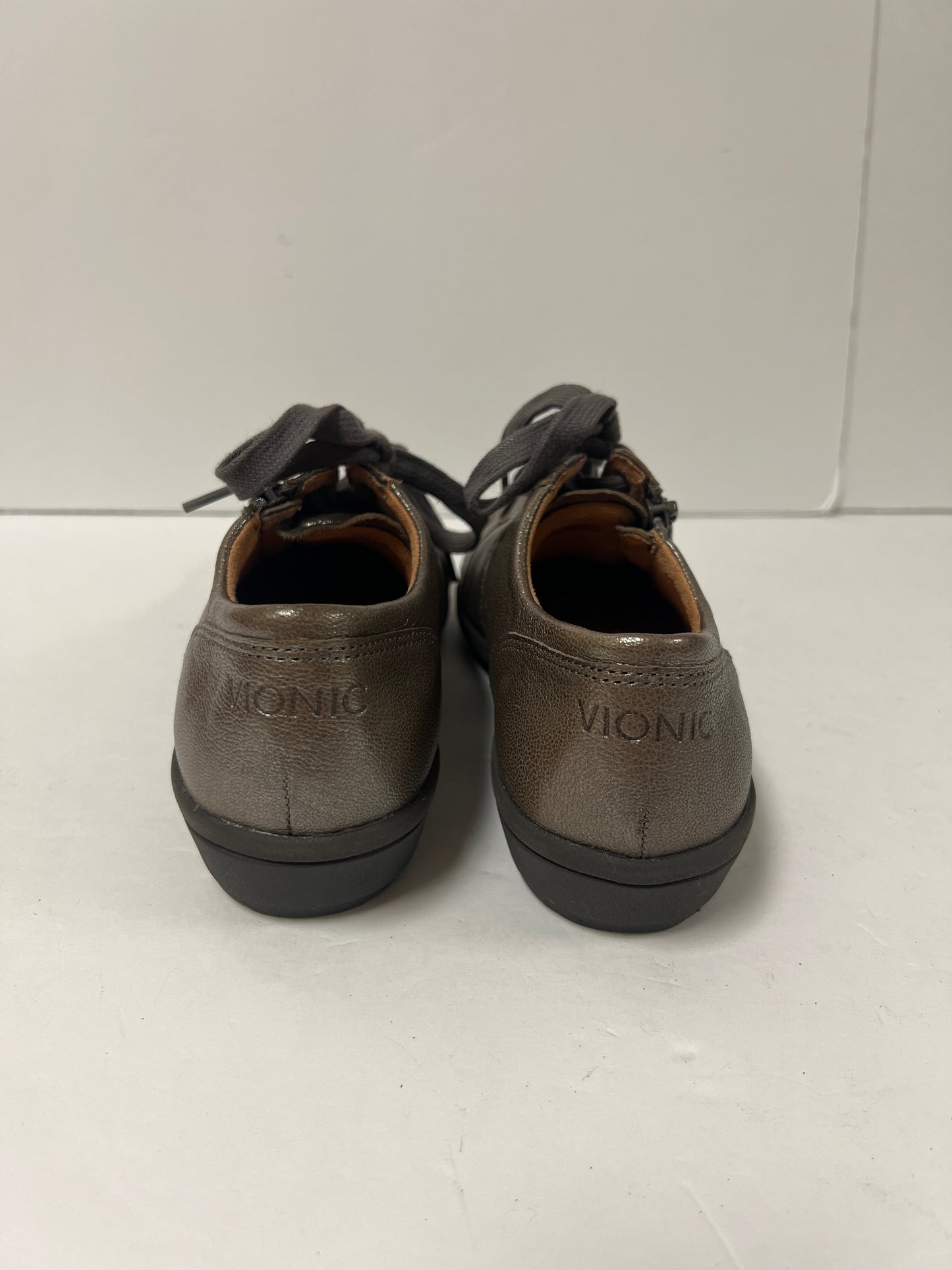 Shoes Sneakers By Vionic  Size: 6.5