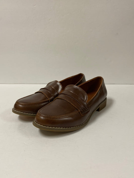 Shoes Flats Oxfords & Loafers By Universal Thread  Size: 6