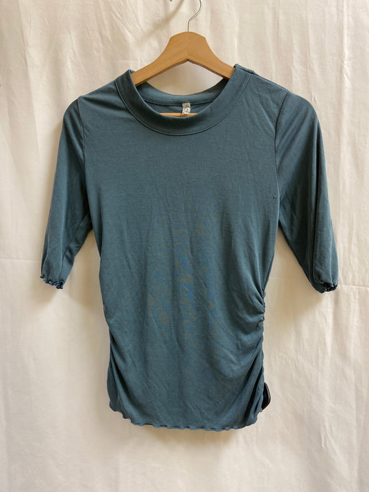 Top 3/4 Sleeve Basic By Free People  Size: M