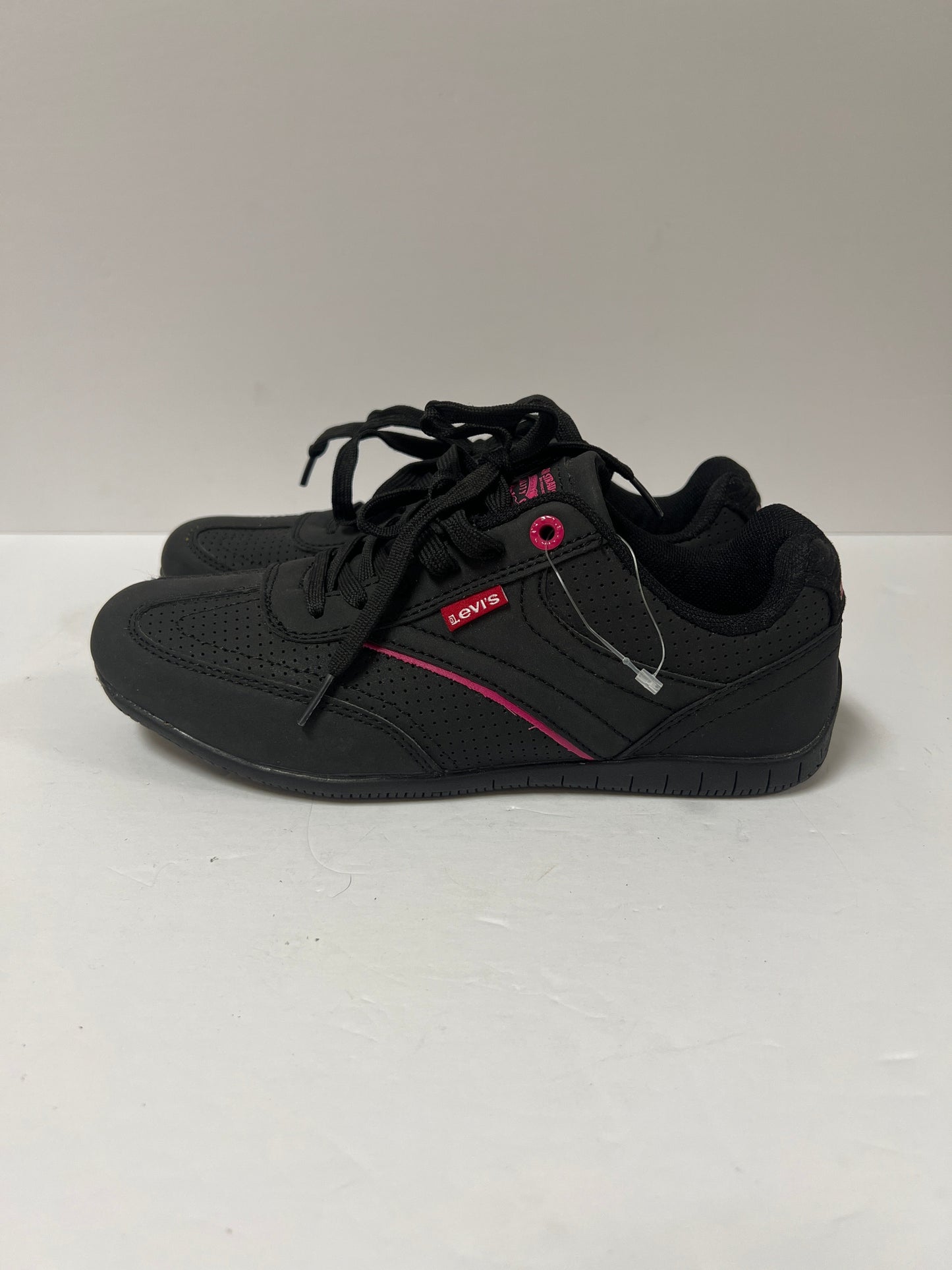 Shoes Athletic By Levis  Size: 6.5