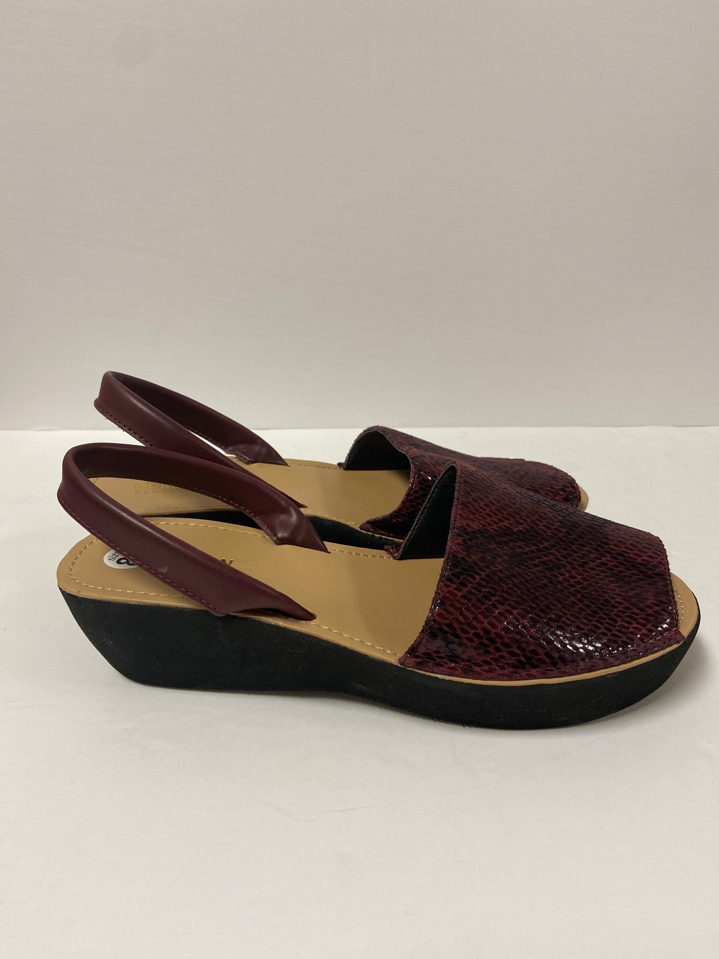 Sandals Flats By Kenneth Cole Reaction  Size: 8.5