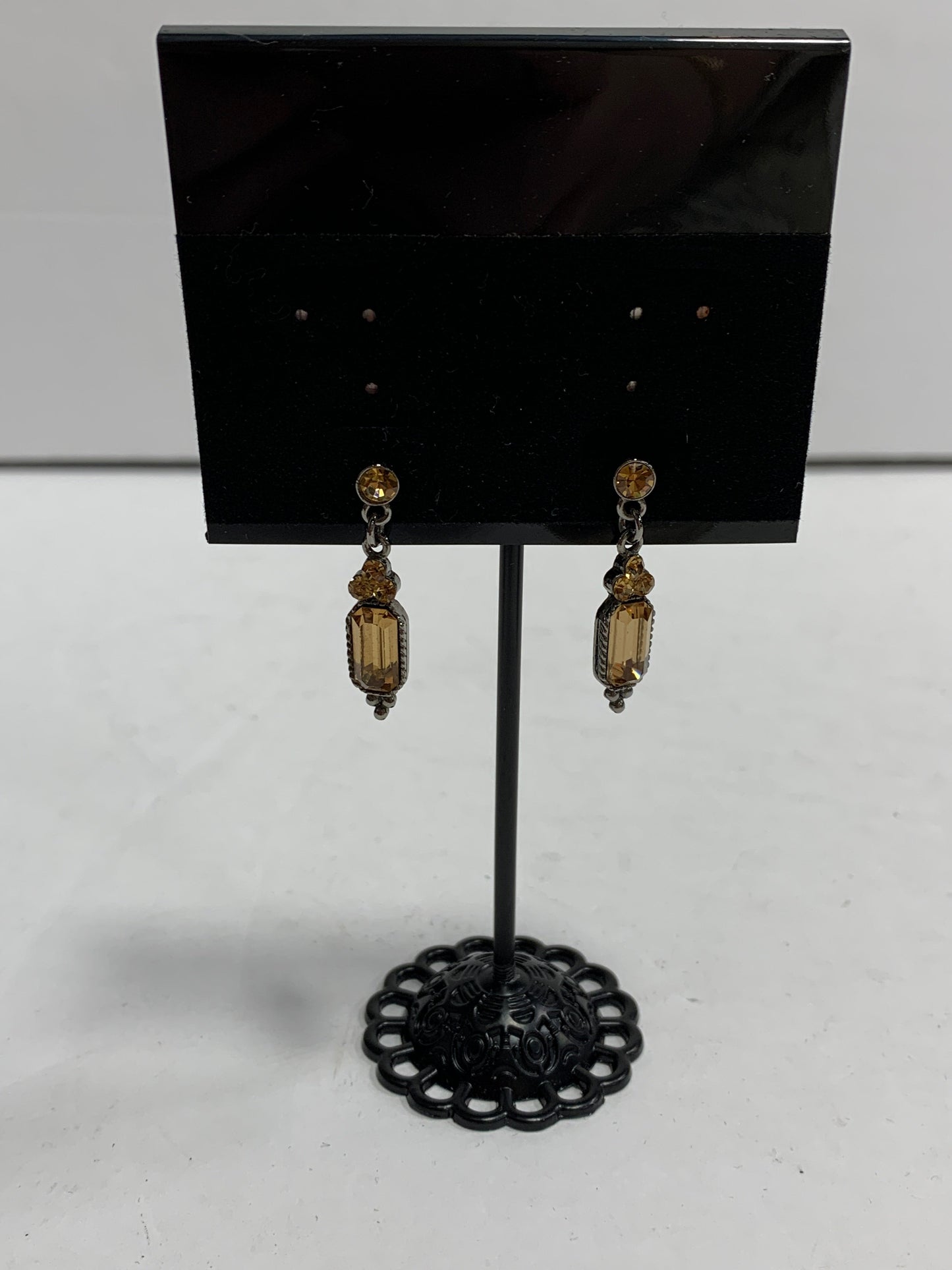 Earrings Dangle/drop By Clothes Mentor  Size: 1