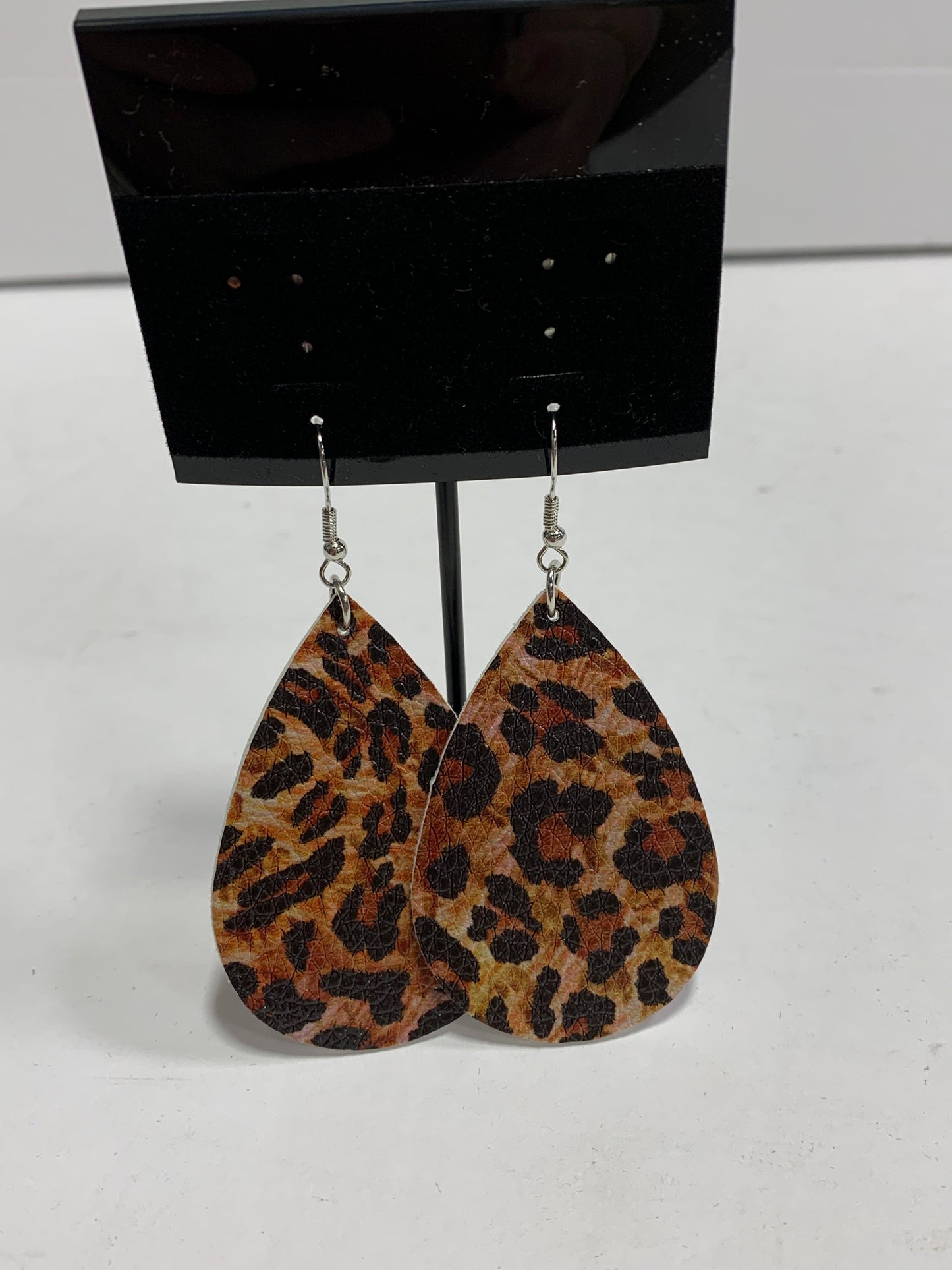 Earrings Dangle/drop By Clothes Mentor  Size: 1