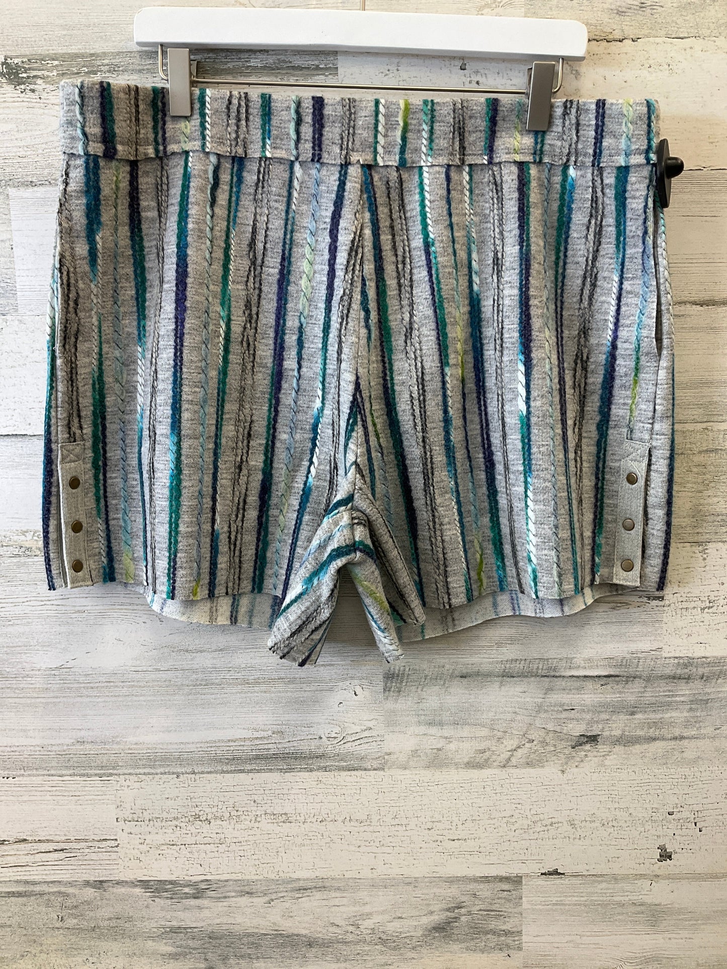 Shorts By Clothes Mentor  Size: 16