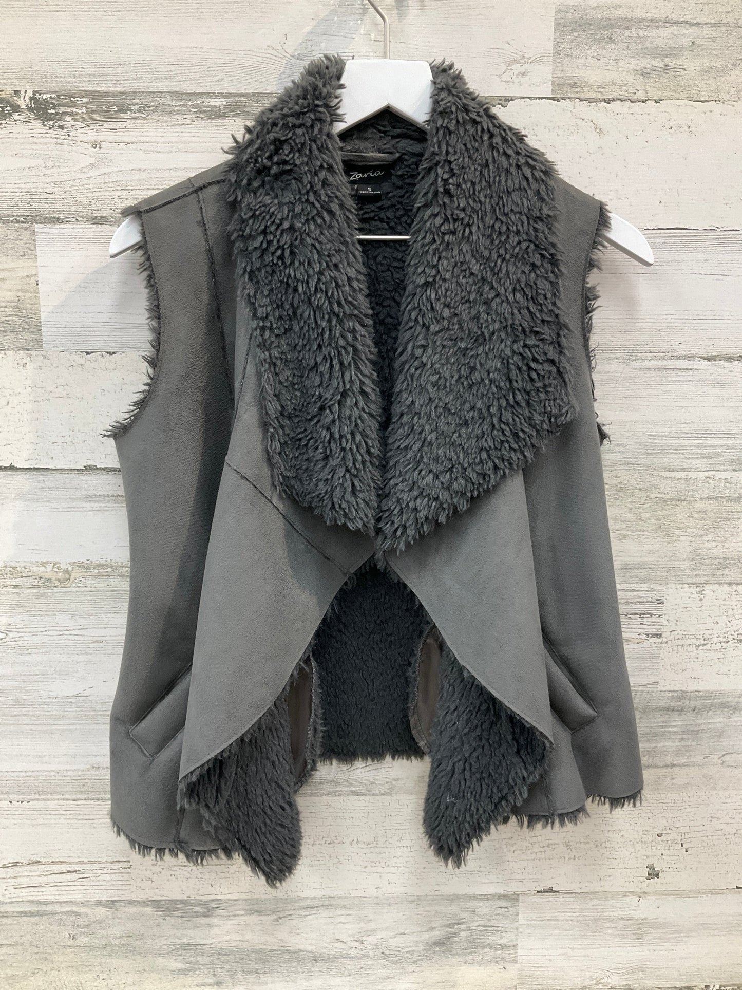 Vest Faux Fur & Sherpa By Clothes Mentor  Size: S