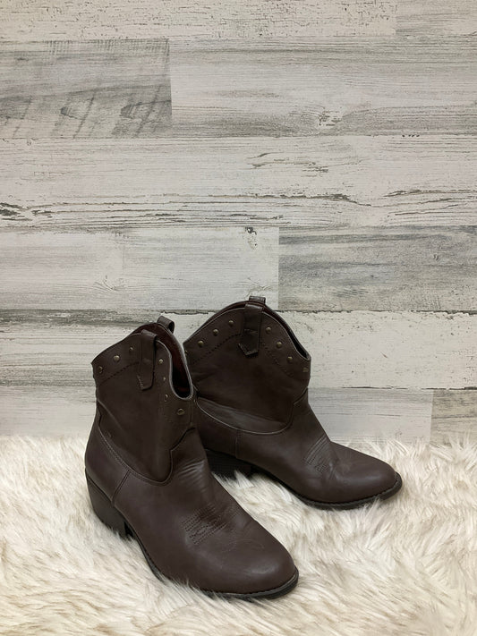 Boots Ankle Heels By White Mountain  Size: 9
