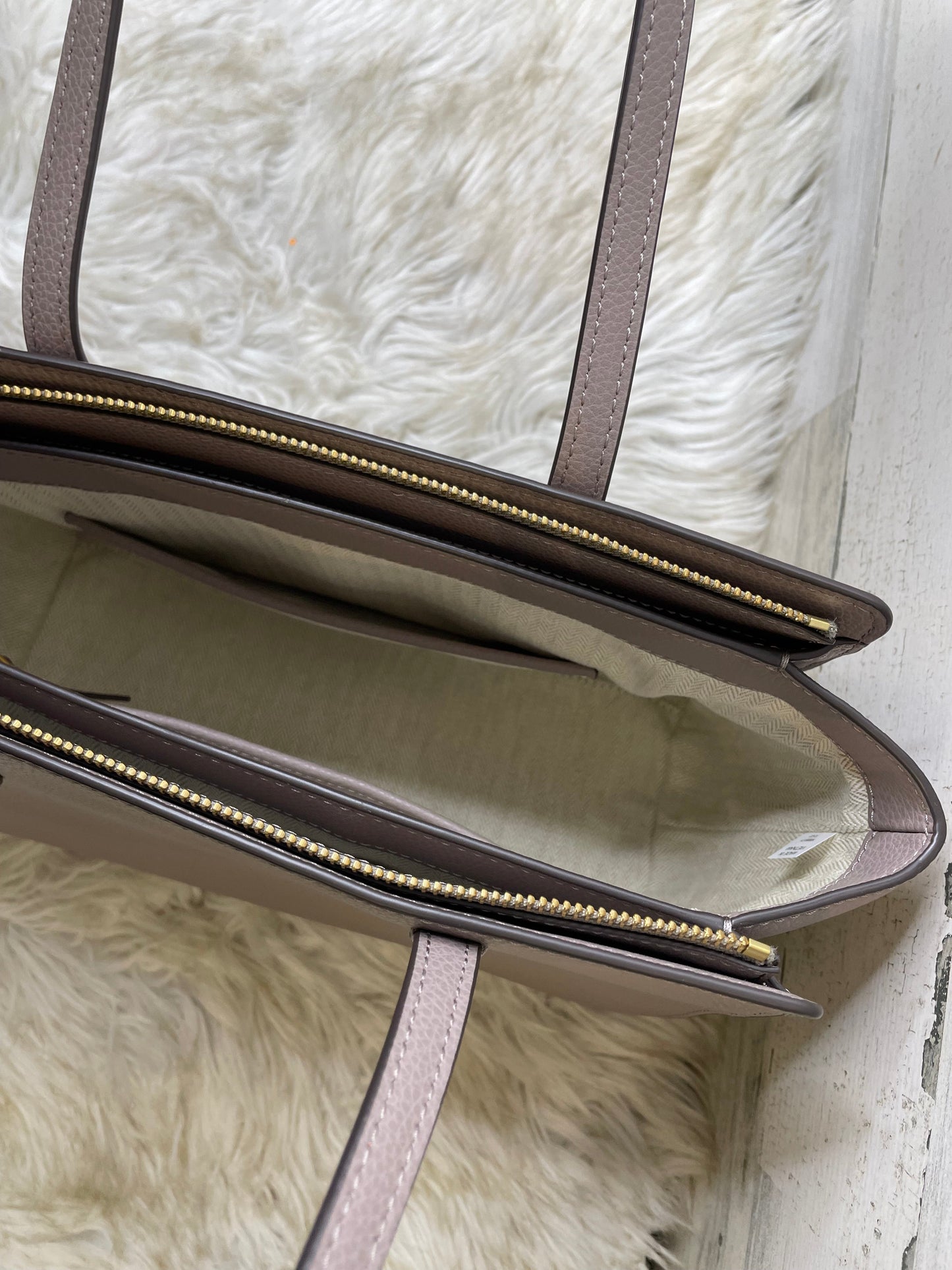 Handbag Luxury Designer By Tory Burch  Size: Medium
