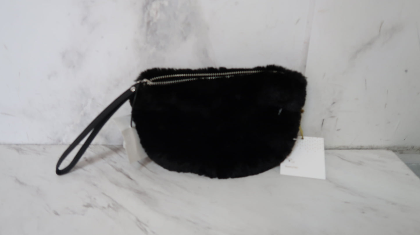 Wristlet By House Of Harlow  Size: Medium