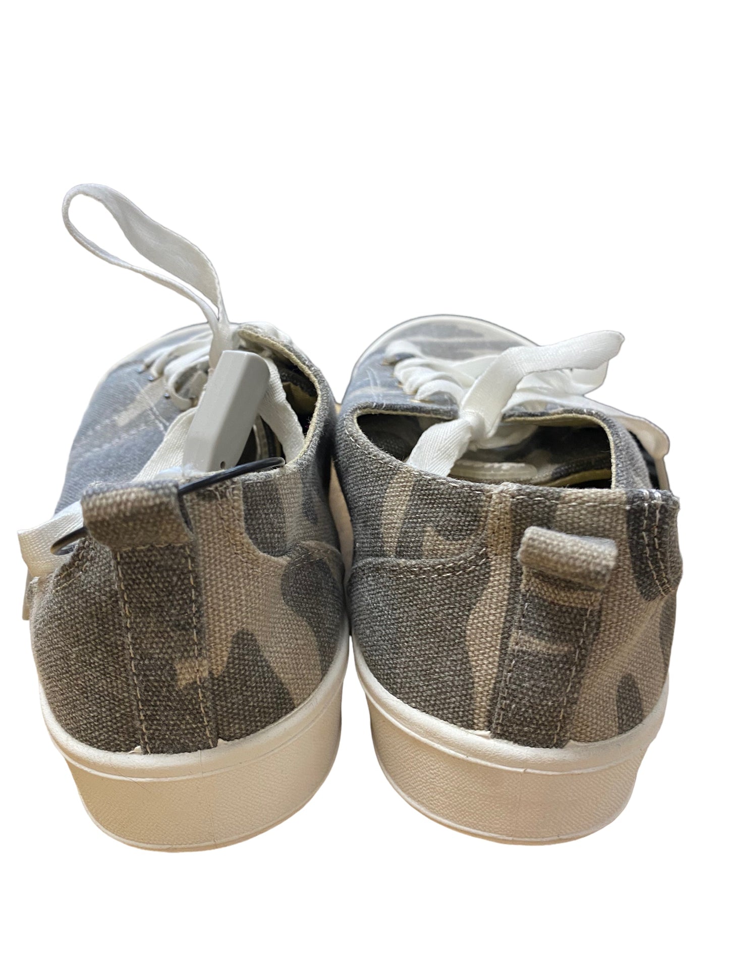 Shoes Sneakers By Sugar  Size: 9.5