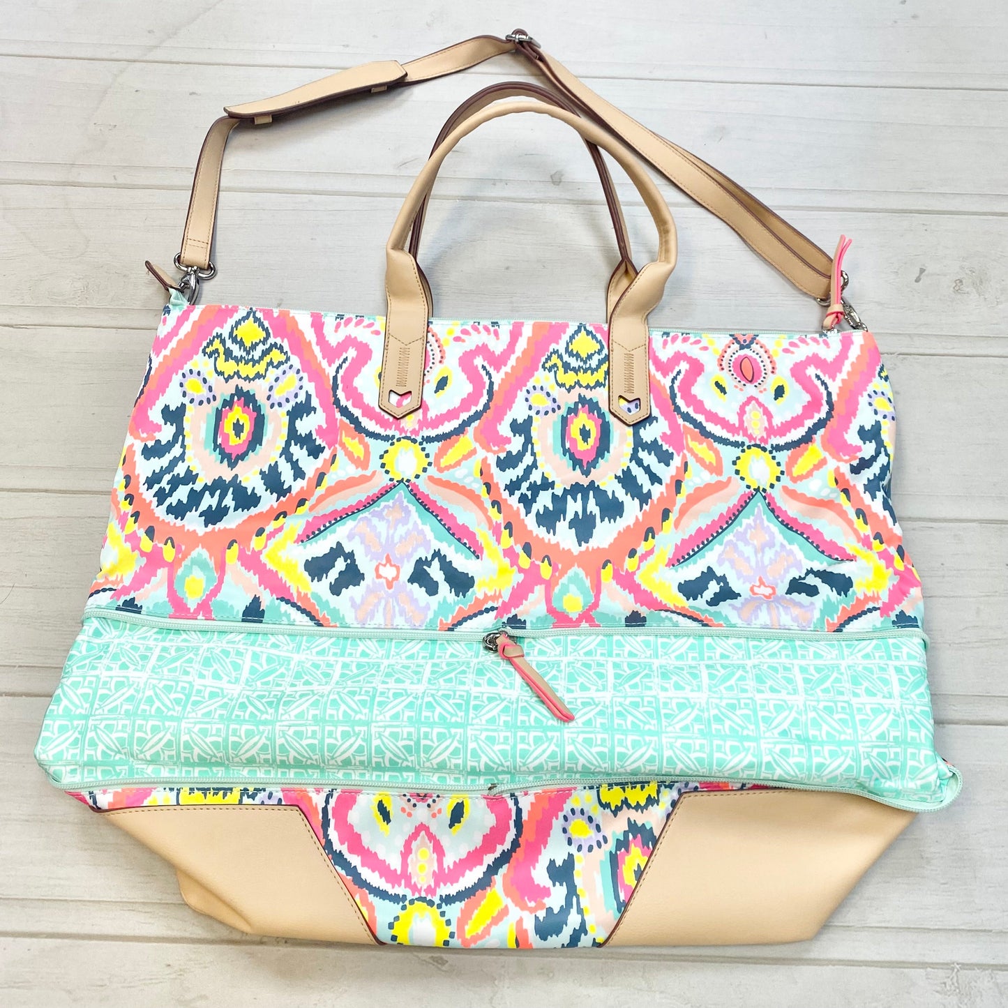 Duffle And Weekender By Stella And Dot  Size: Large