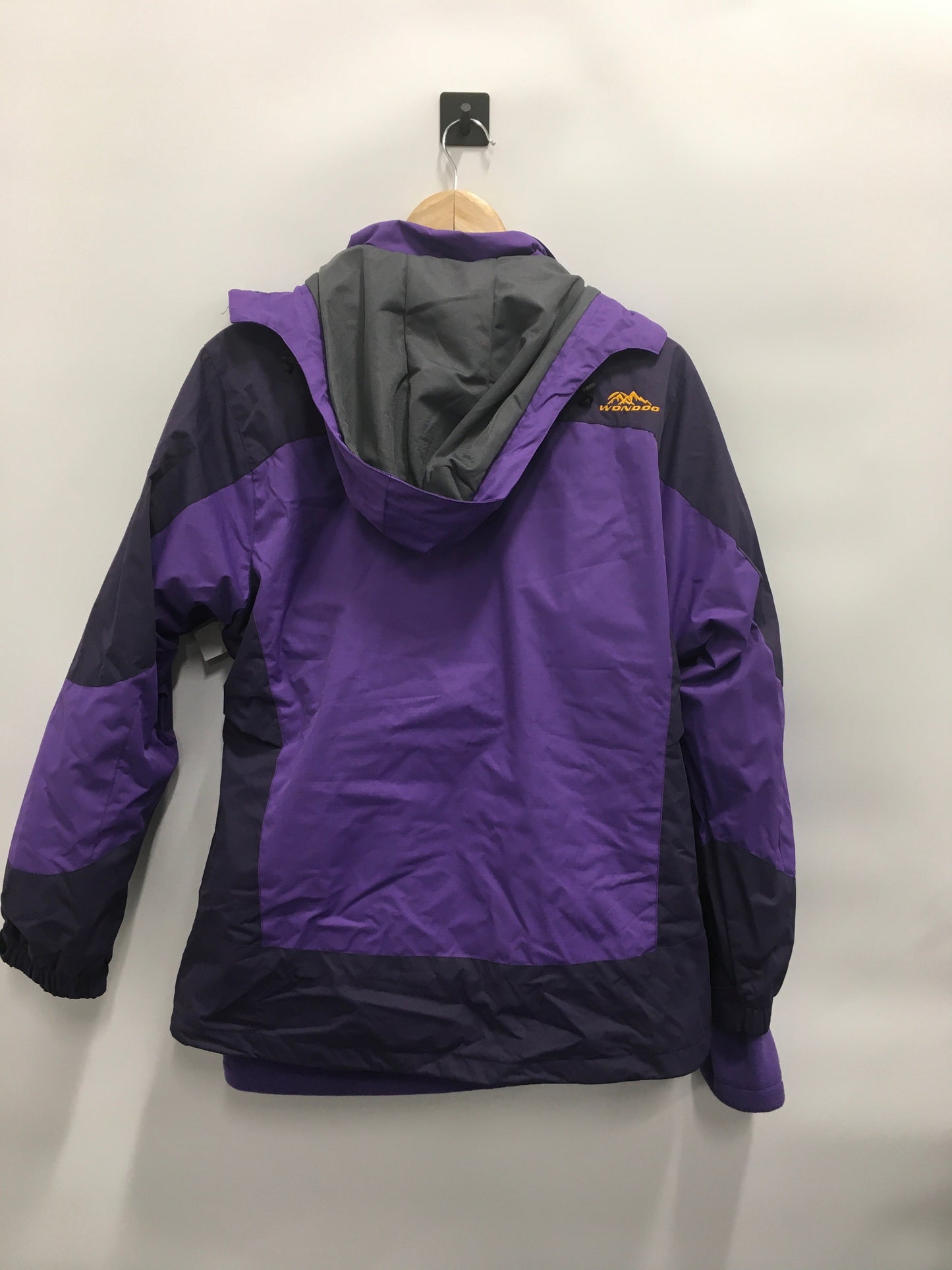 Jacket Windbreaker By Clothes Mentor  Size: L