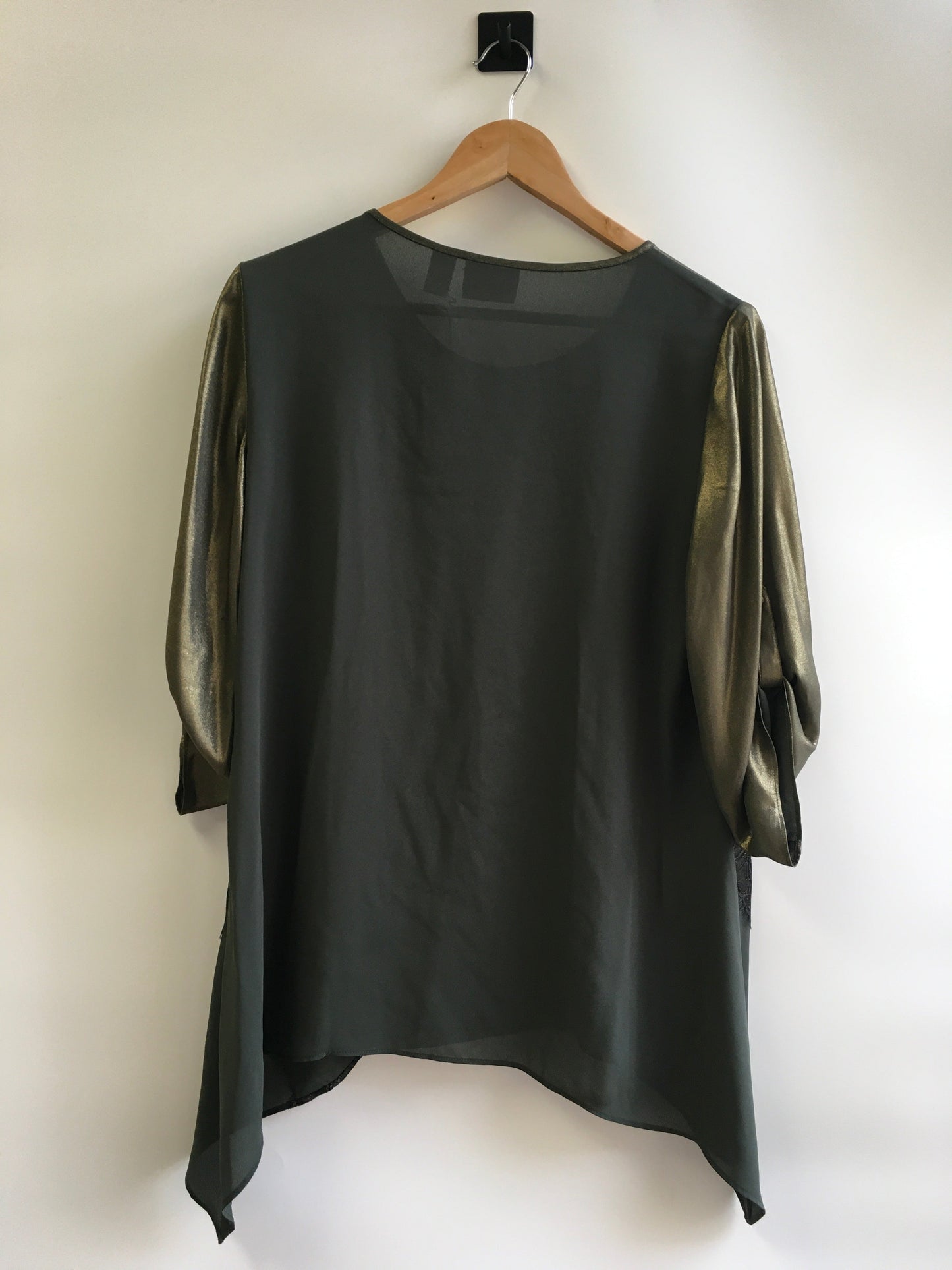 Top 3/4 Sleeve By Chicos  Size: S