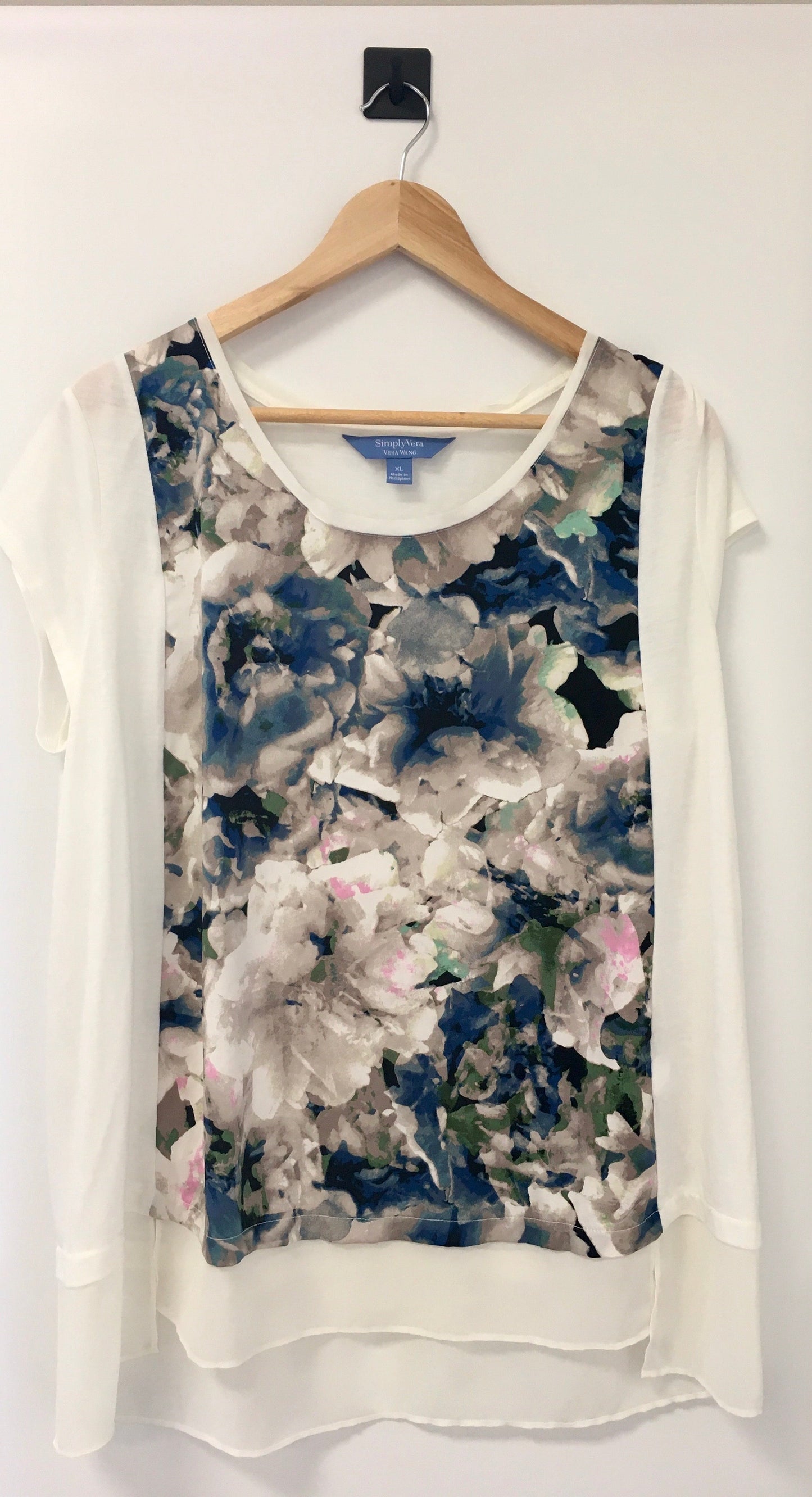 Top Short Sleeve By Simply Vera  Size: Xl