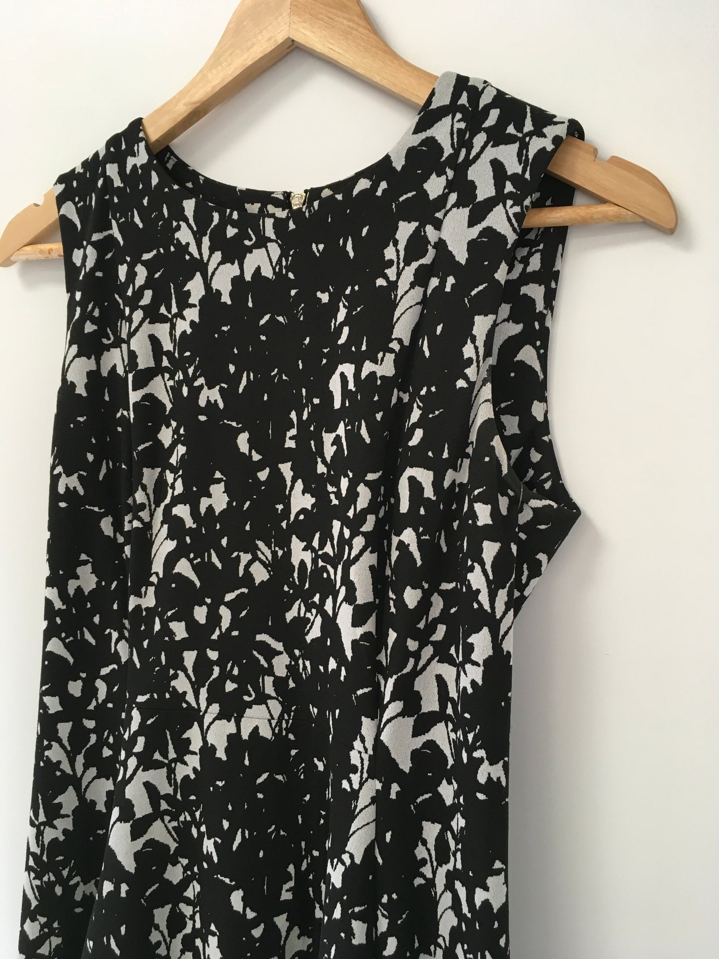 Dress Casual Midi By Calvin Klein  Size: 4