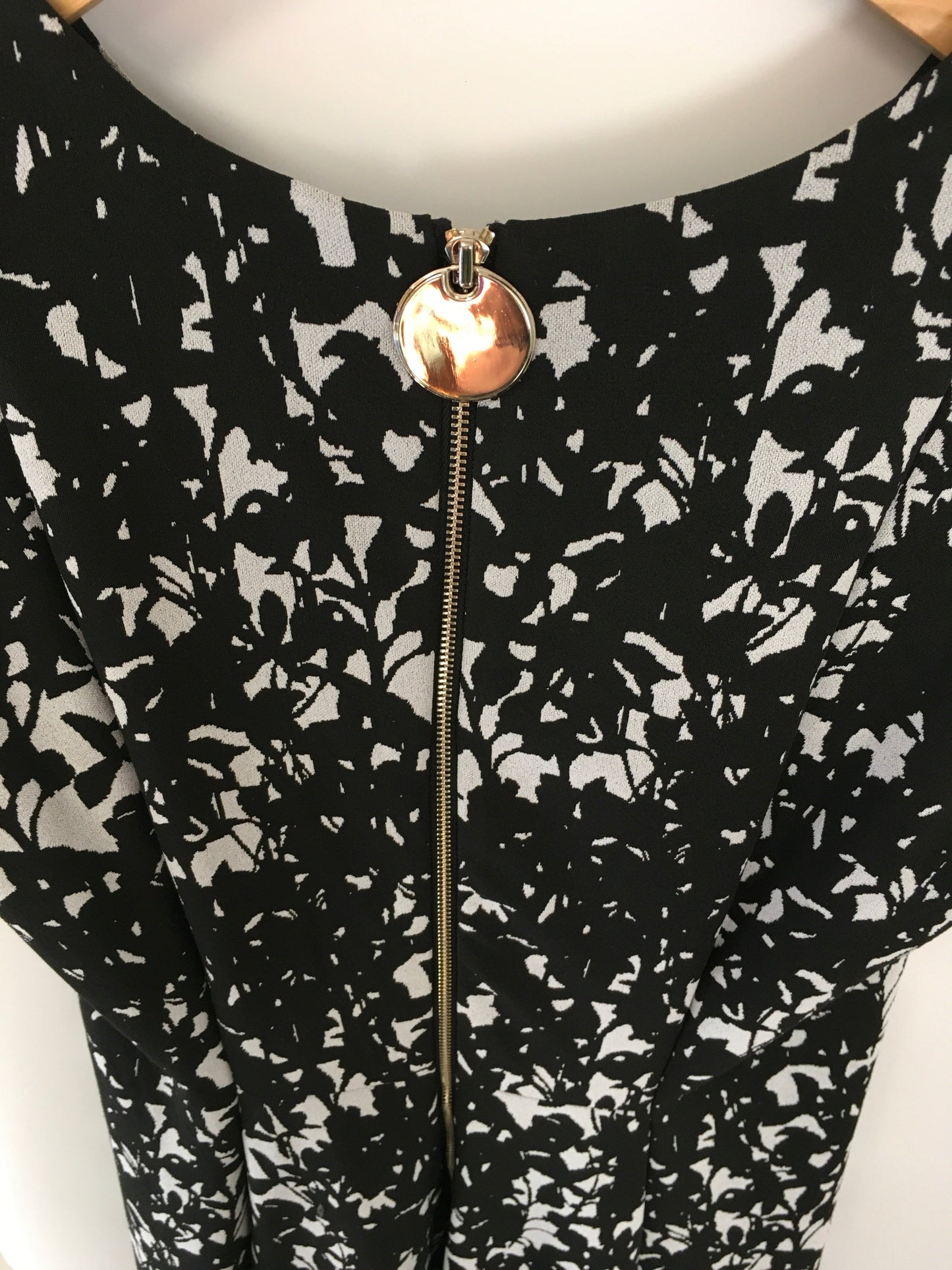 Dress Casual Midi By Calvin Klein  Size: 4