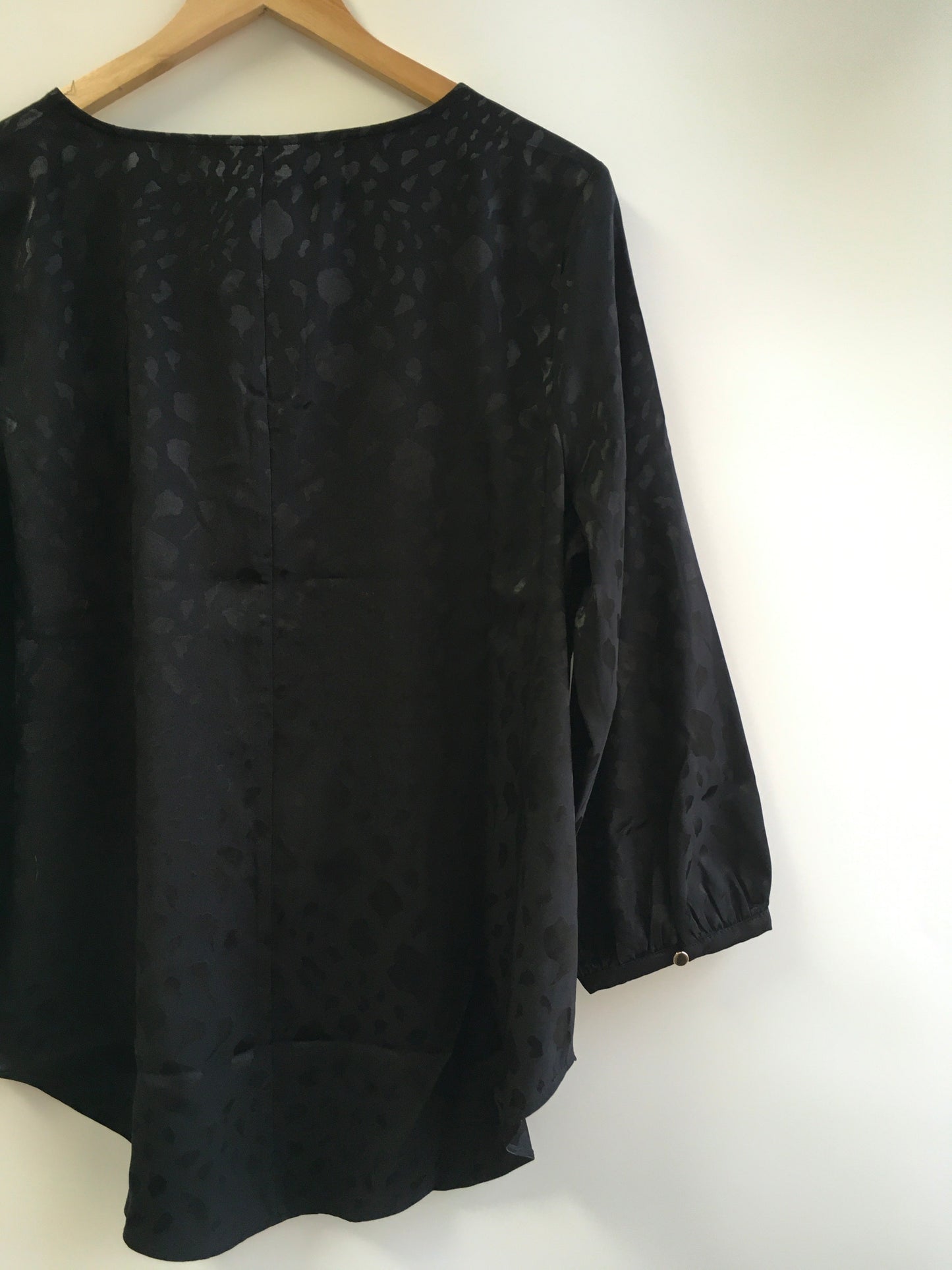 Top Long Sleeve By Bold Elements  Size: L