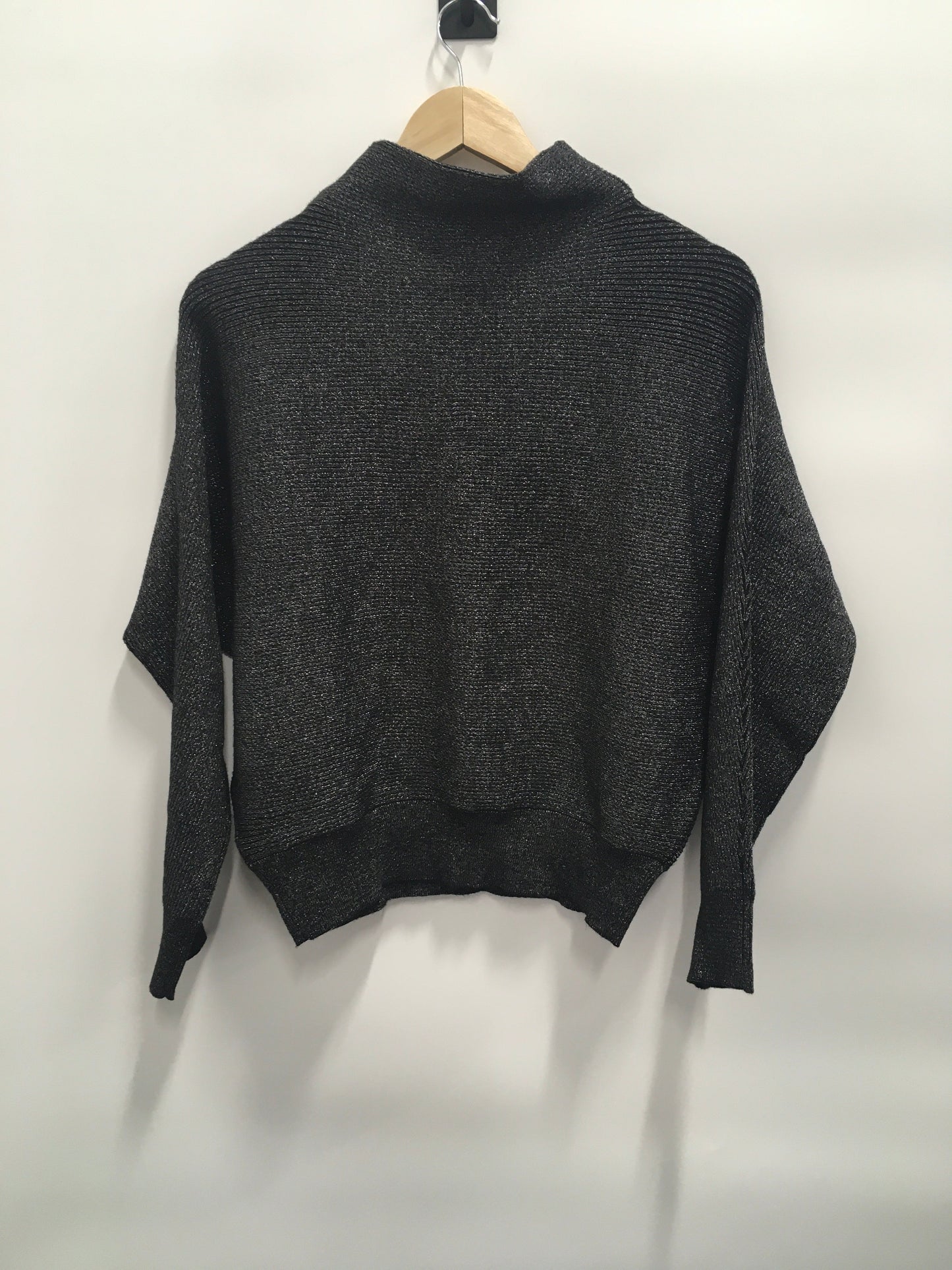 Top Long Sleeve By Premise  Size: M