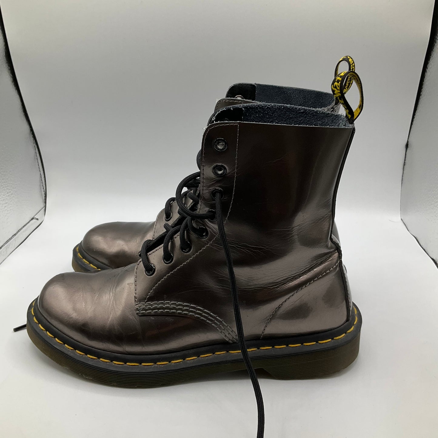 Boots Ankle Flats By Dr Martens  Size: 7