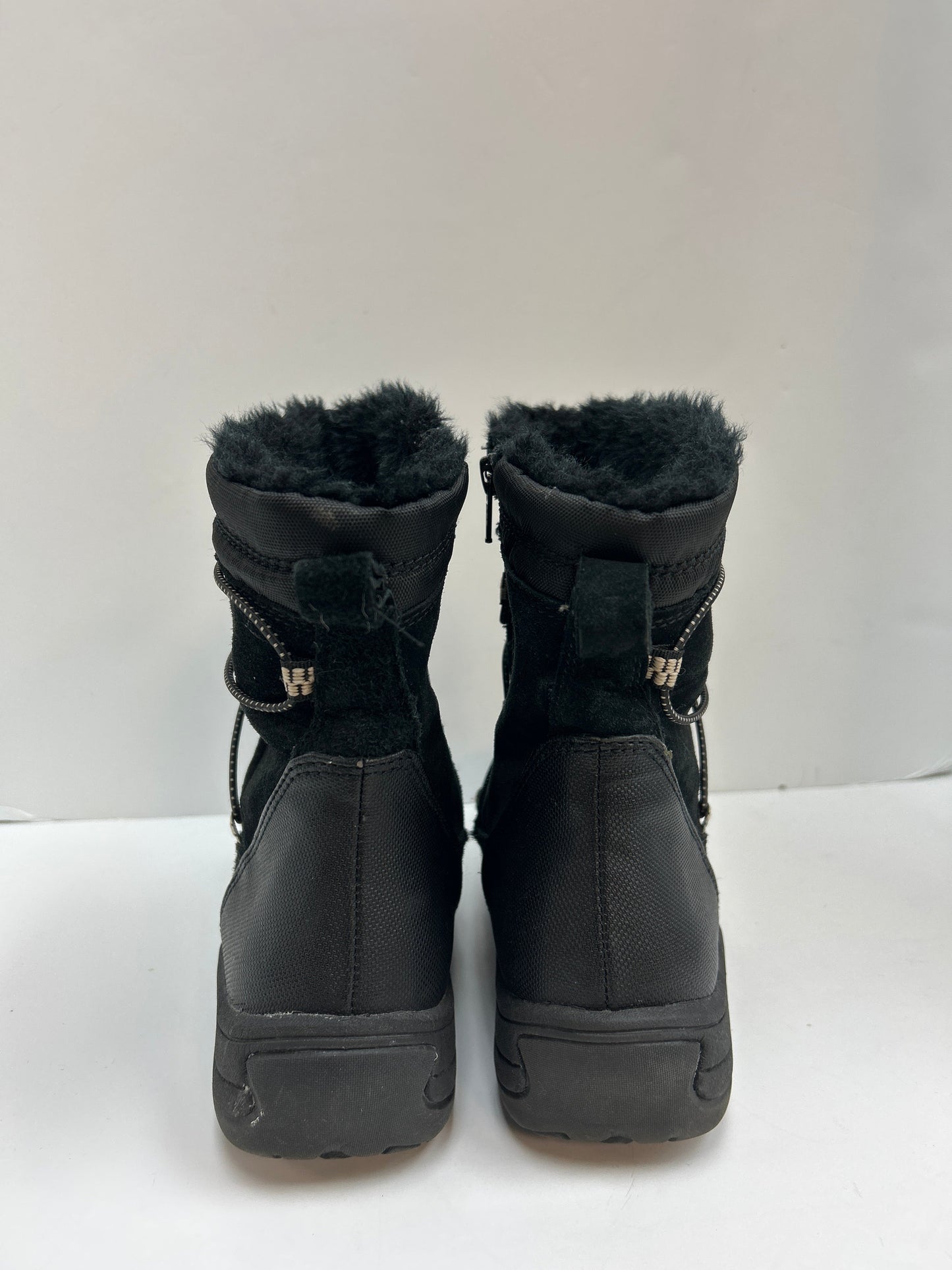 Boots Snow By Bare Traps  Size: 9.5