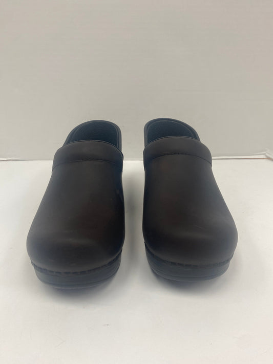 Shoes Flats Mule & Slide By Dansko  Size: 8.5