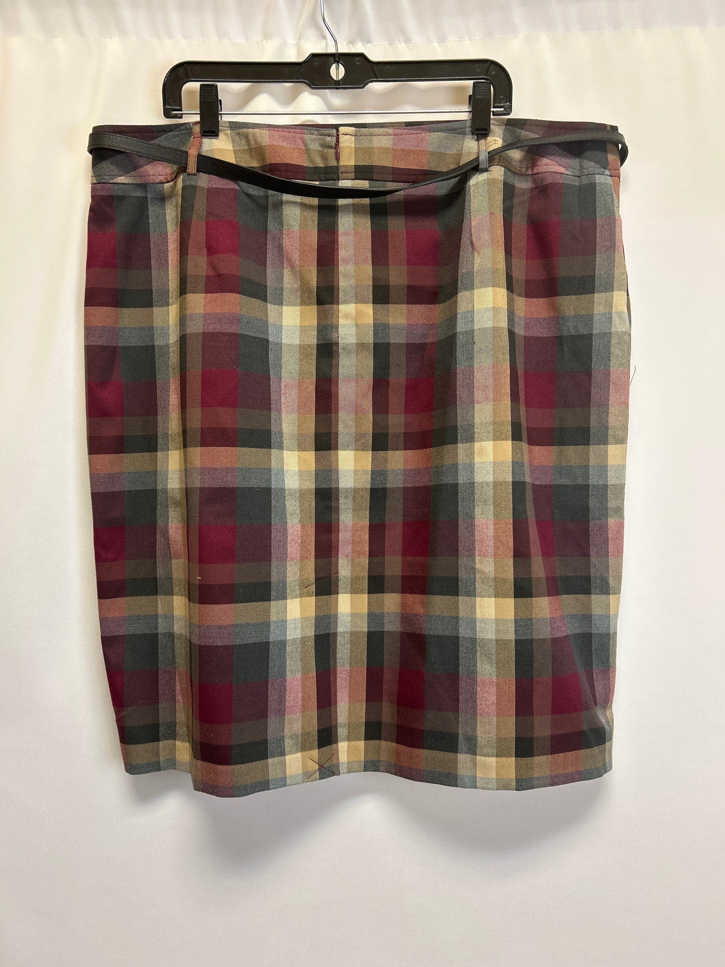 Skirt Midi By Dressbarn  Size: 20