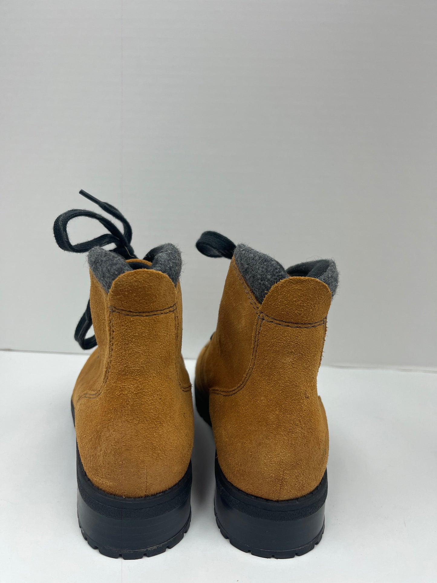 Boots Ankle Flats By Clarks  Size: 5.5