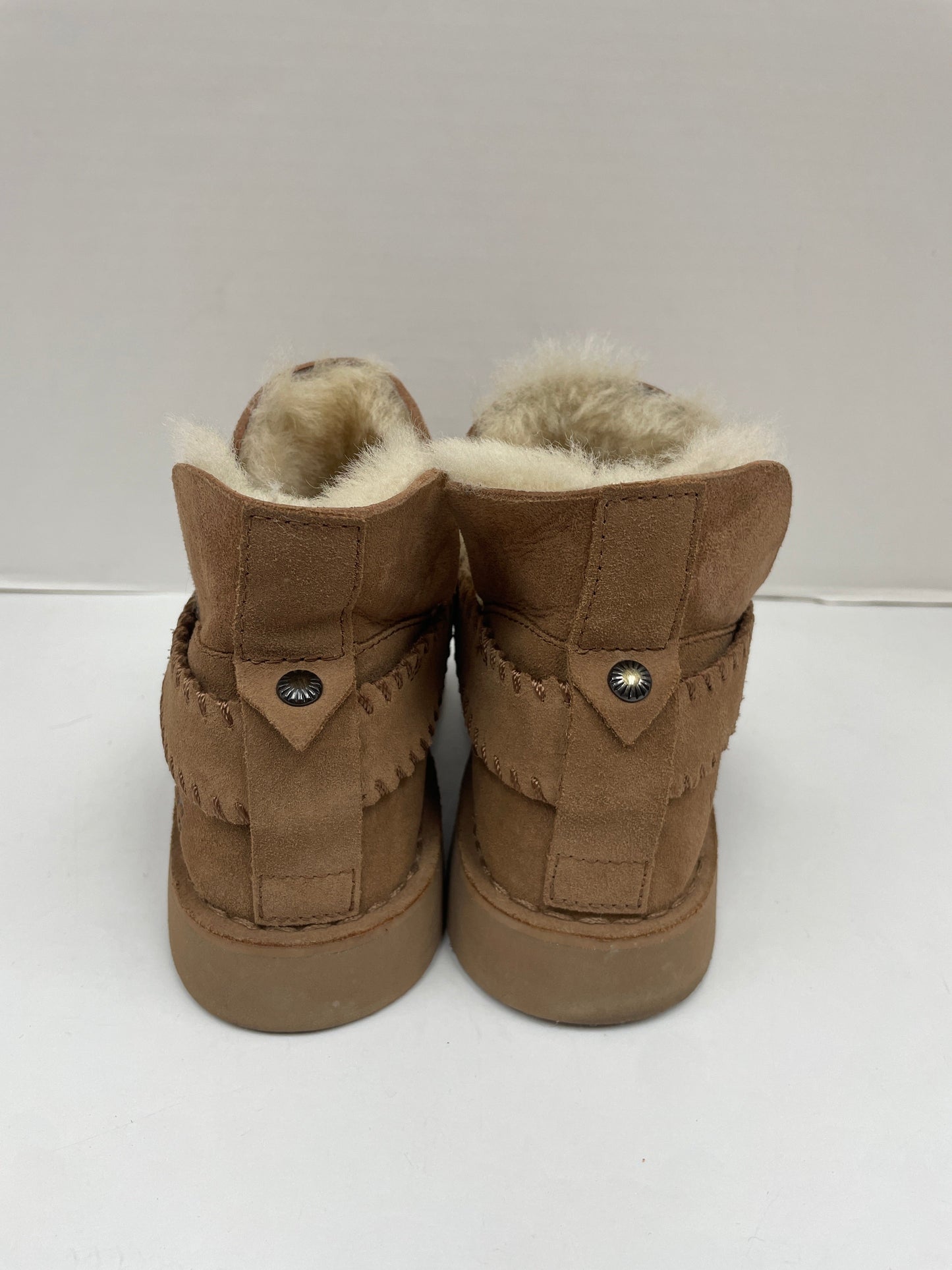 Boots Ankle Flats By Ugg  Size: 5