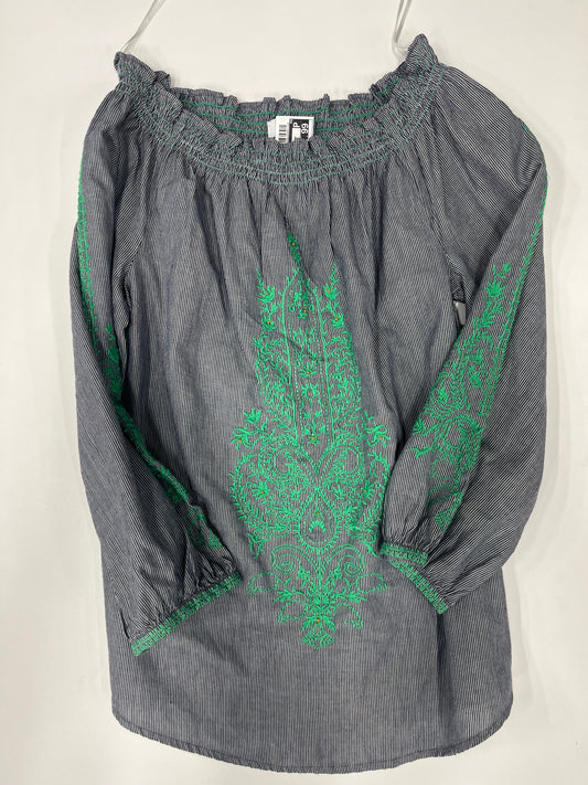 Top Long Sleeve By Crown And Ivy NWT  Size: Xs