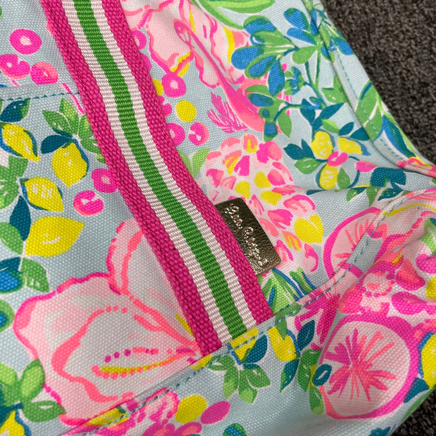 Tote Designer By Lilly Pulitzer NWT  Size: Medium