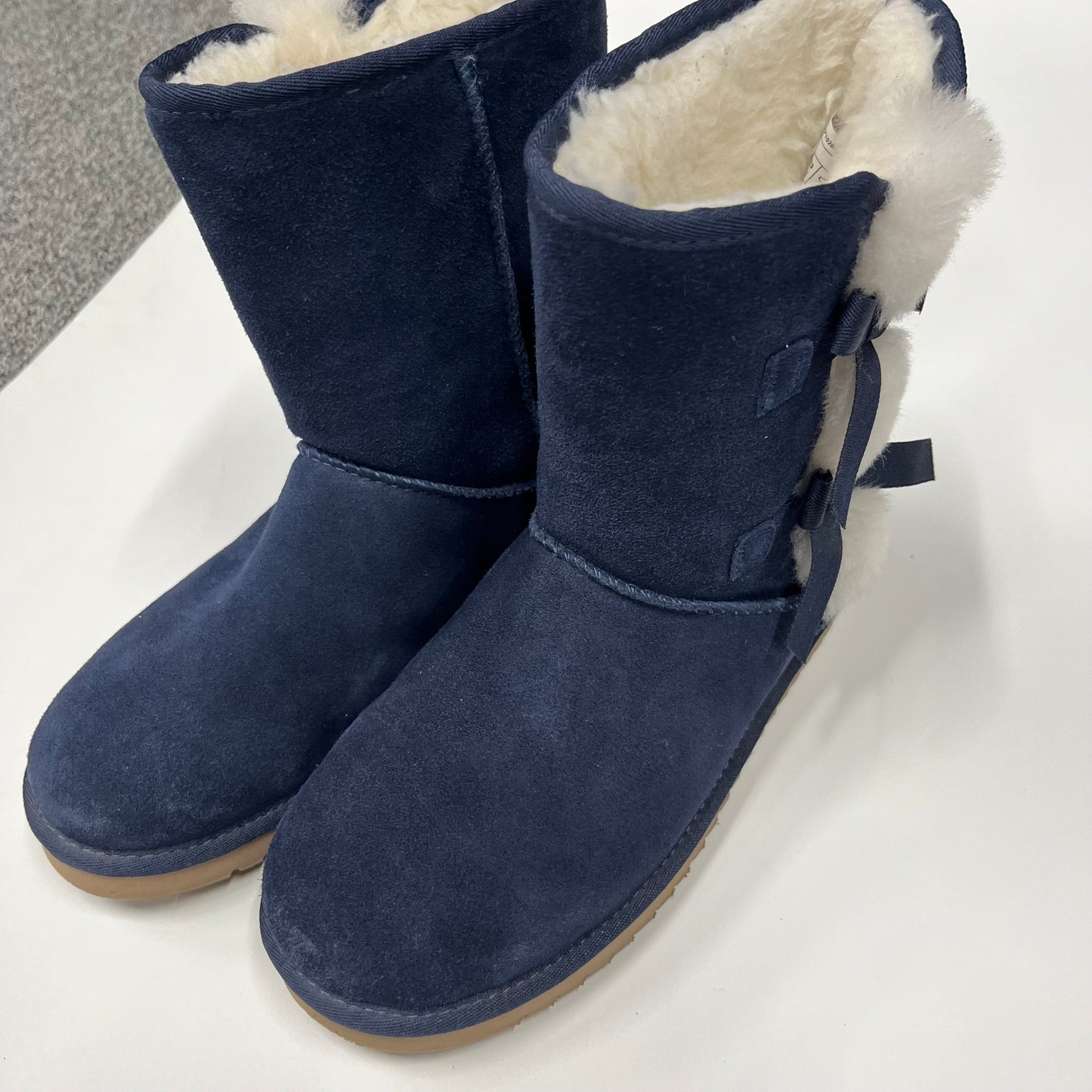 Boots Snow By Koolaburra By Ugg  Size: 9