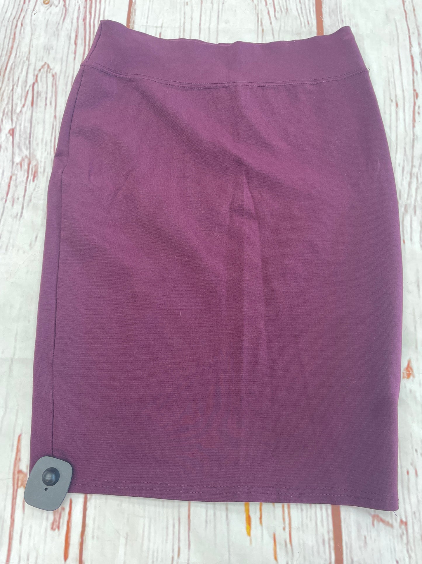 Skirt Midi By Clothes Mentor  Size: L