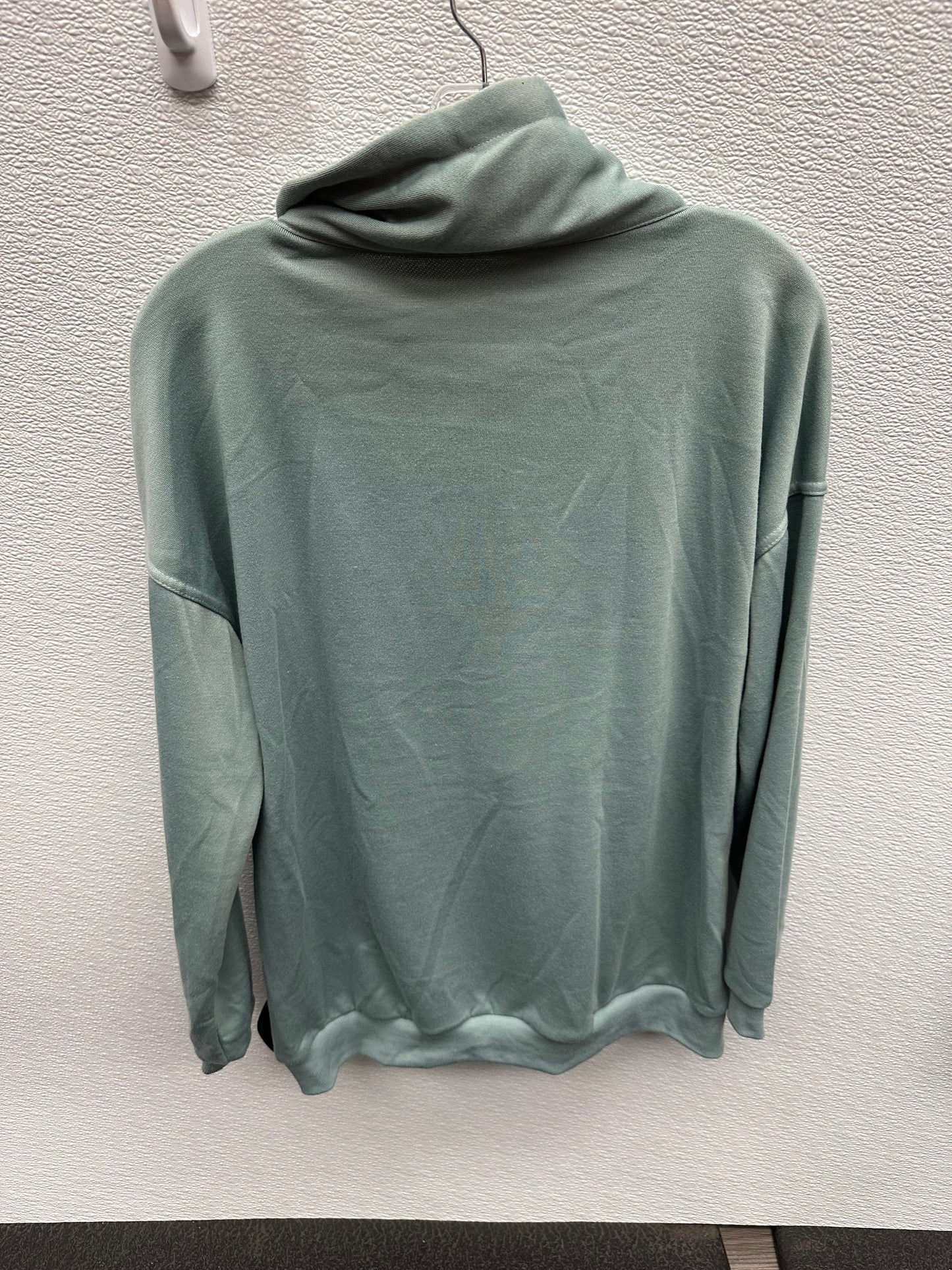 Top Long Sleeve Fleece Pullover By Clothes Mentor  Size: L