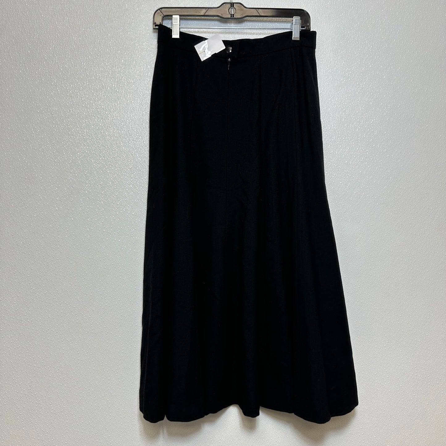 Skirt Midi By Escada  Size: 40