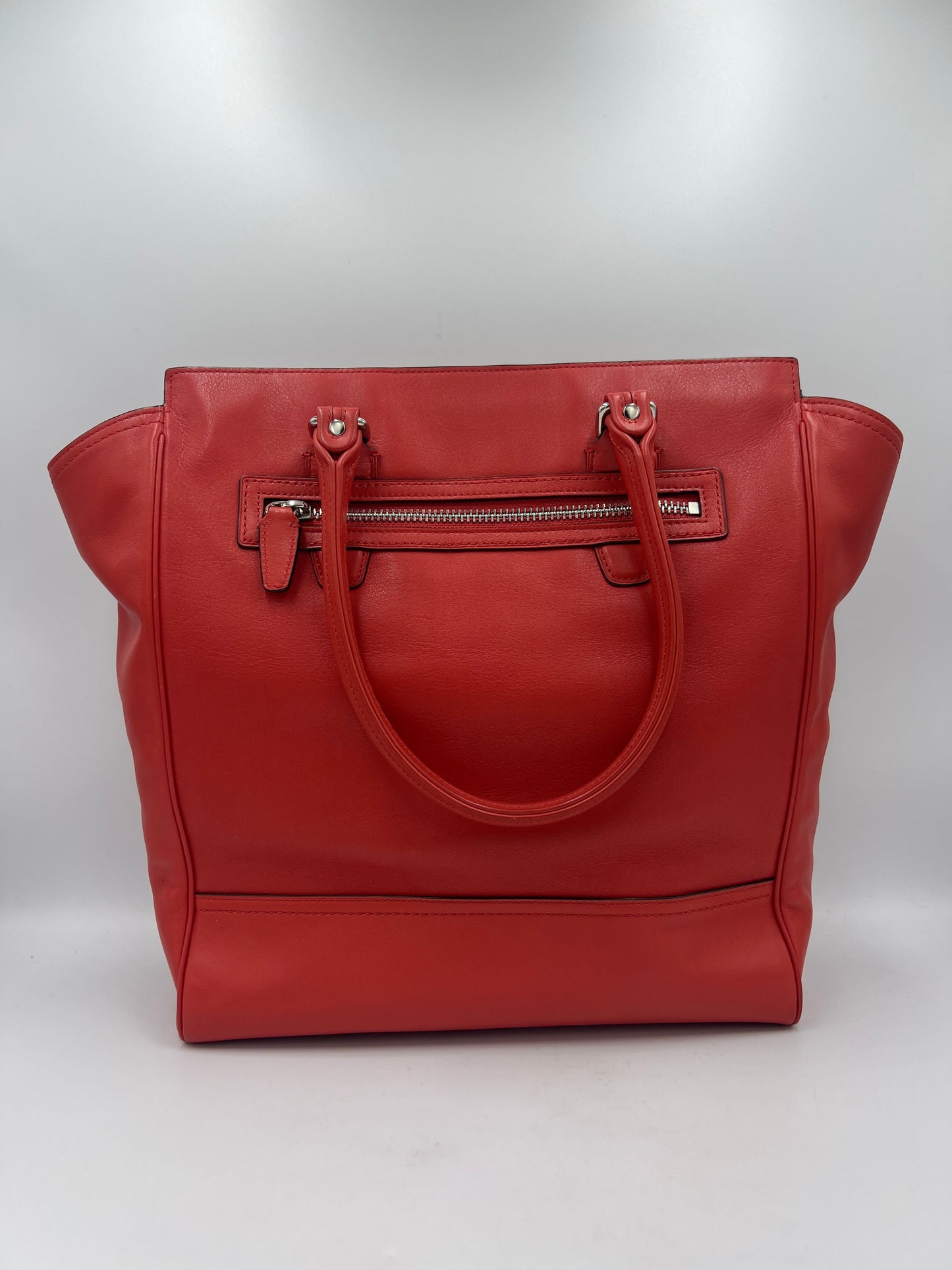 Like New! Tote / Handbag Designer By Coach