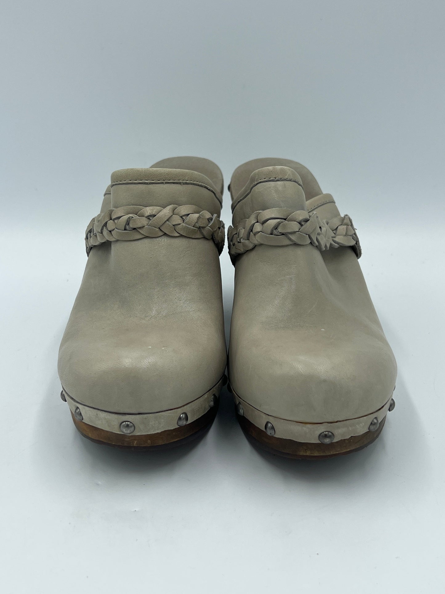 Shoes Designer By Ugg  Size: 9