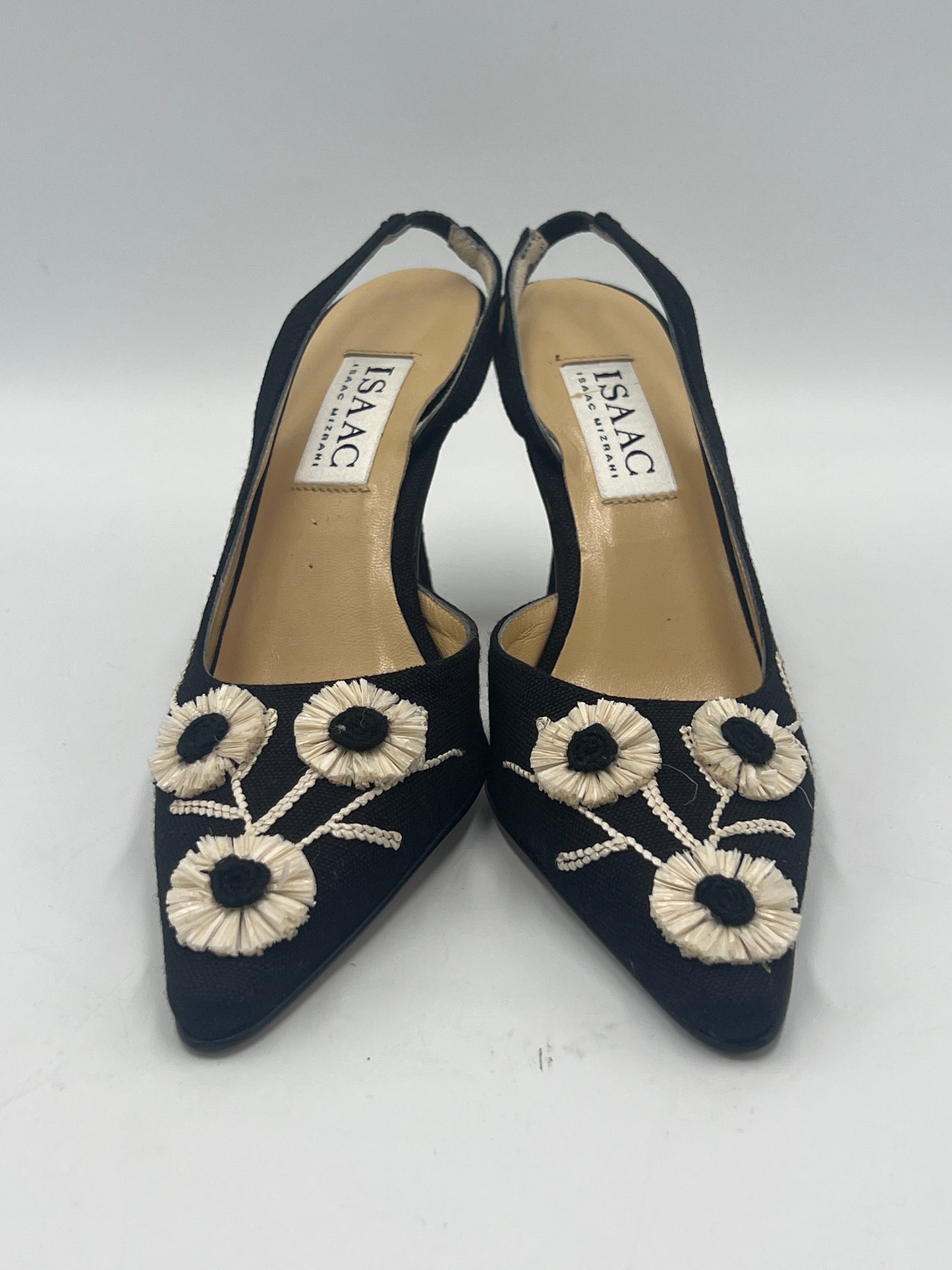 Like New! Shoes Designer By Isaac Mizrahi  Size: 5