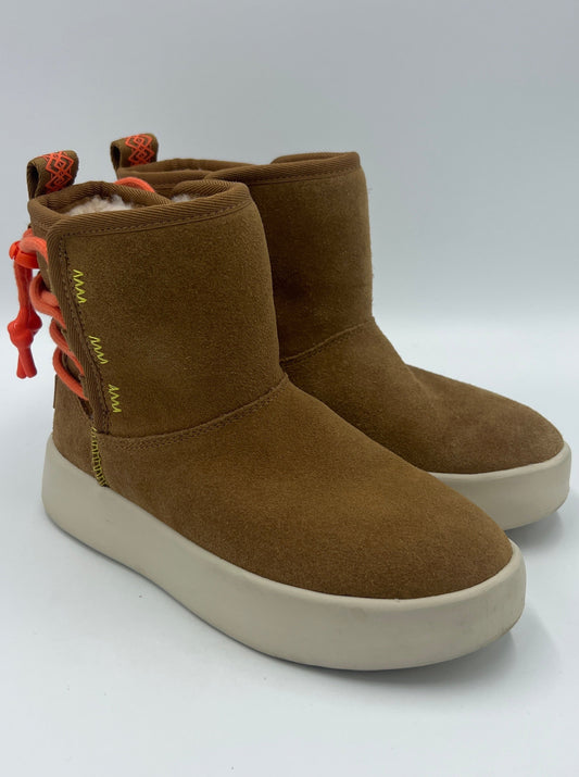 Boots Designer By UGG  Size: 5
