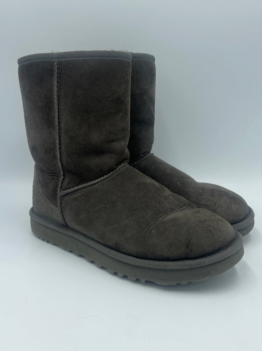 Boots Designer By UGG  Size: 8