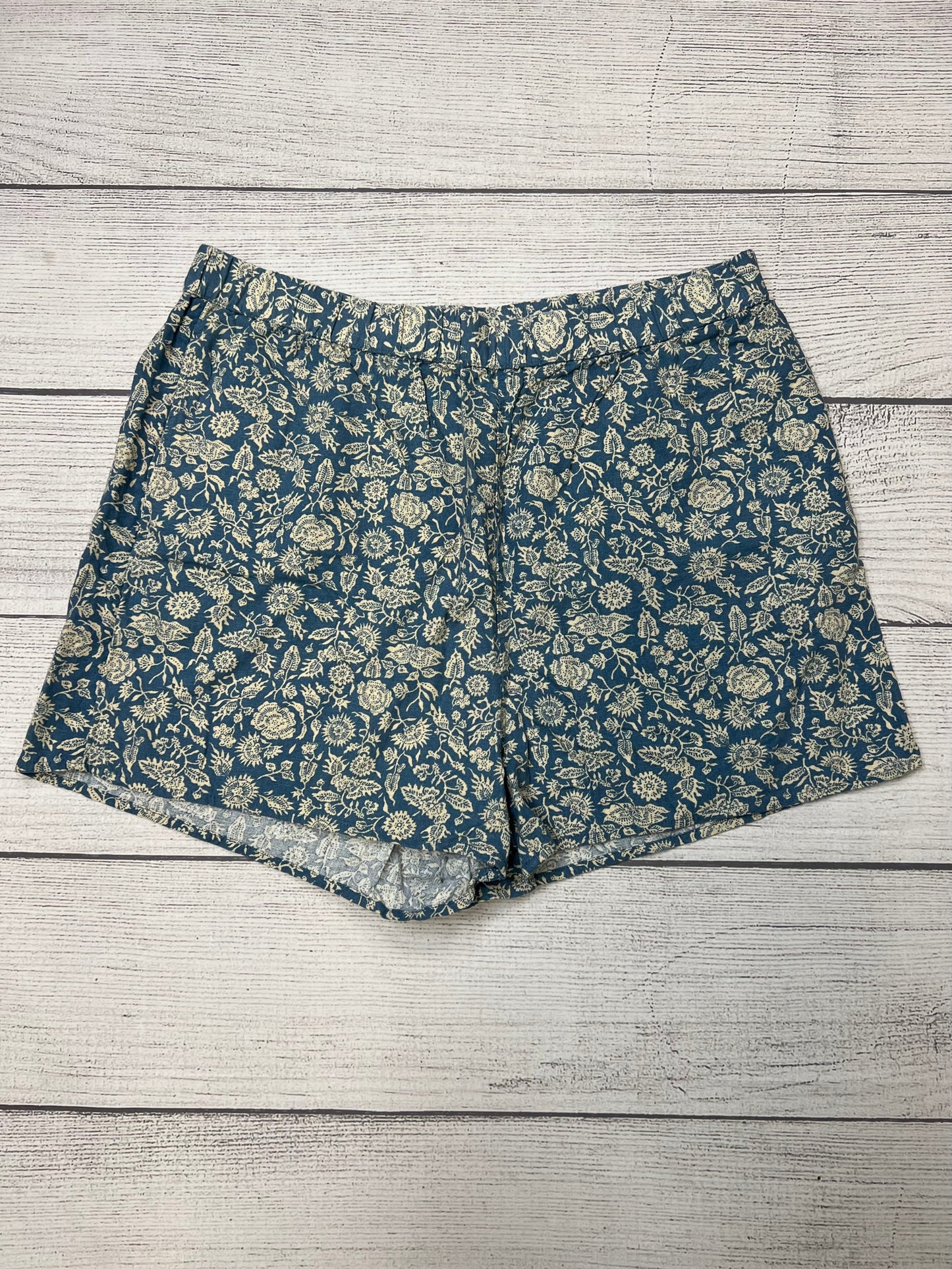 Shorts By Universal Thread  Size: Xl