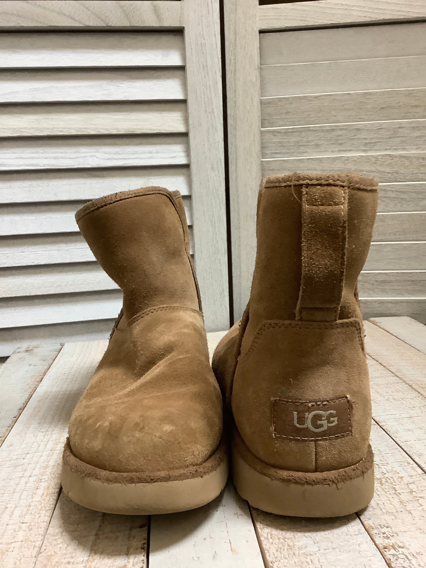 Boots Ankle Flats By Ugg  Size: 6