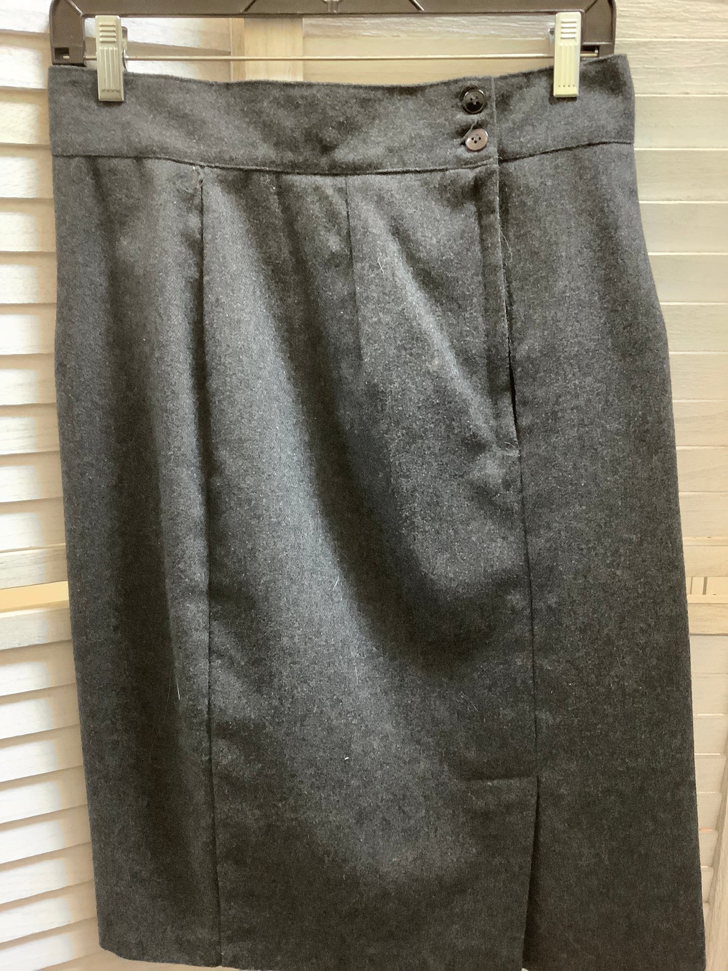 Skirt Midi By Clothes Mentor  Size: 12