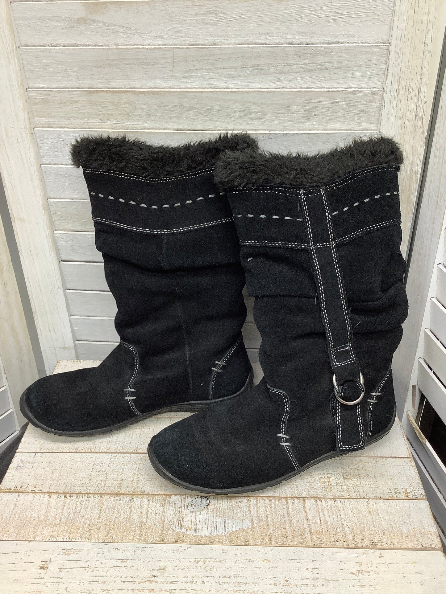 Boots Snow By White Mountain  Size: 6.5