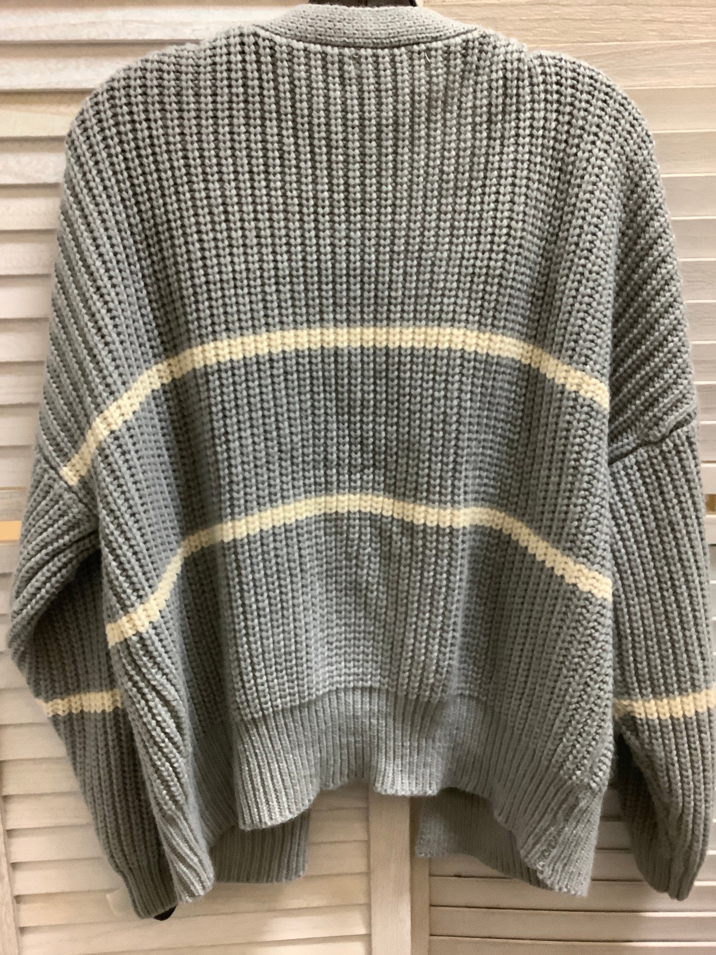 Cardigan By Clothes Mentor  Size: M