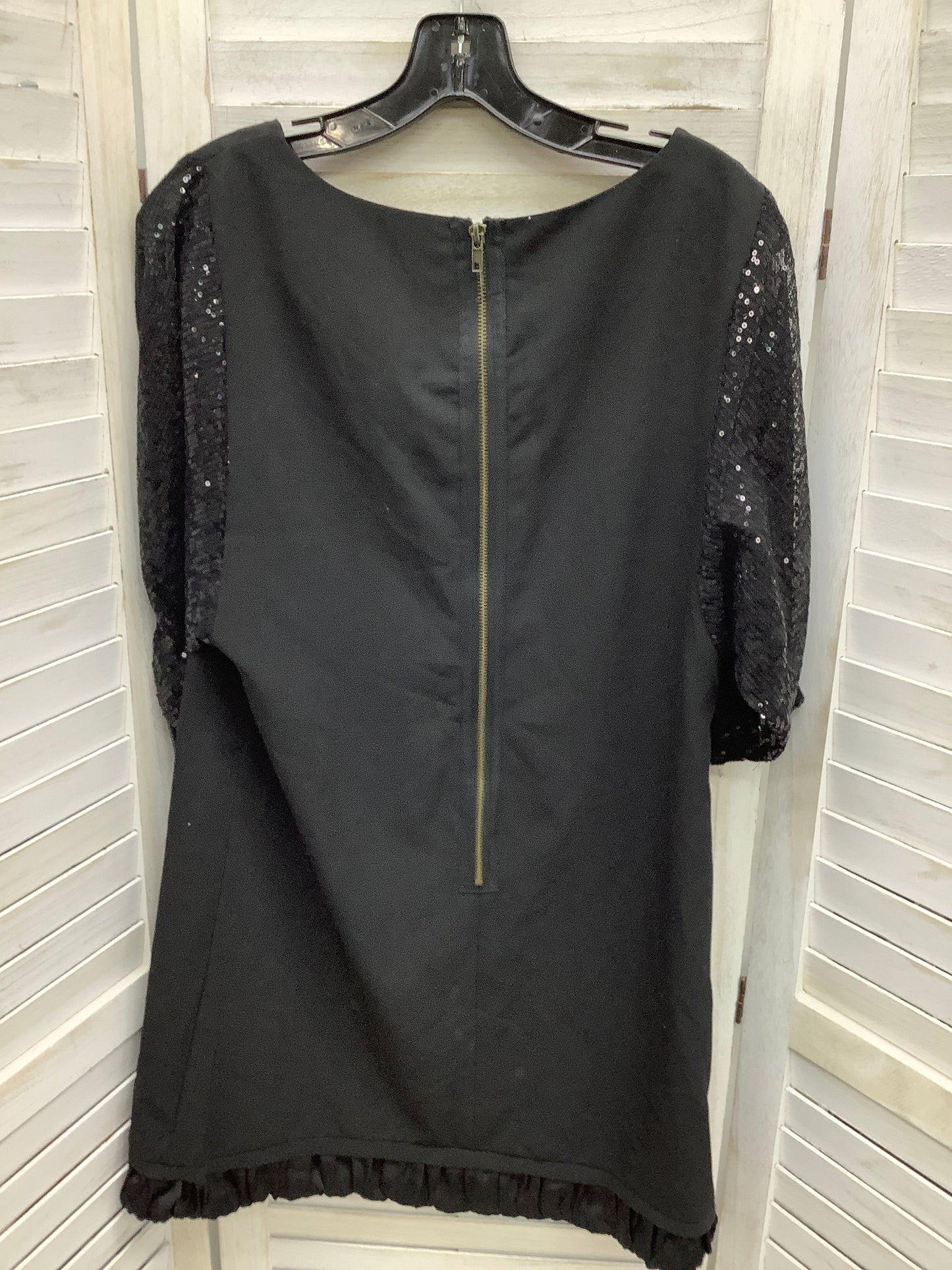 Dress Casual Short By Collective Concepts  Size: L