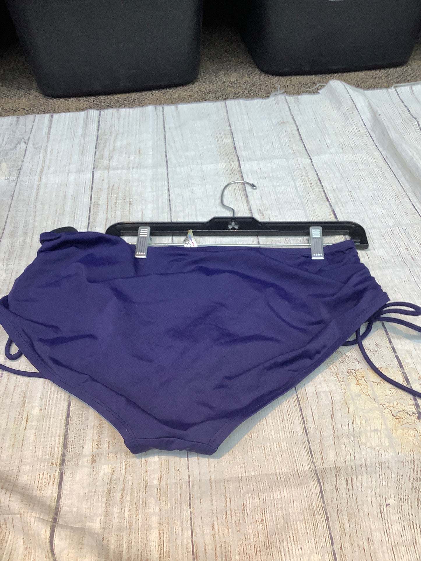 Swimsuit Bottom By Clothes Mentor  Size: 2x