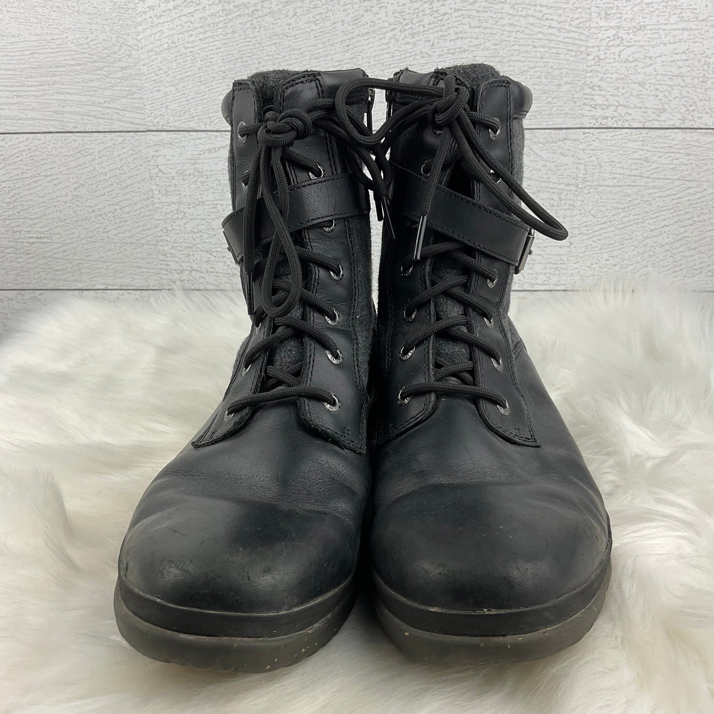 Boots Combat By Ugg  Size: 11
