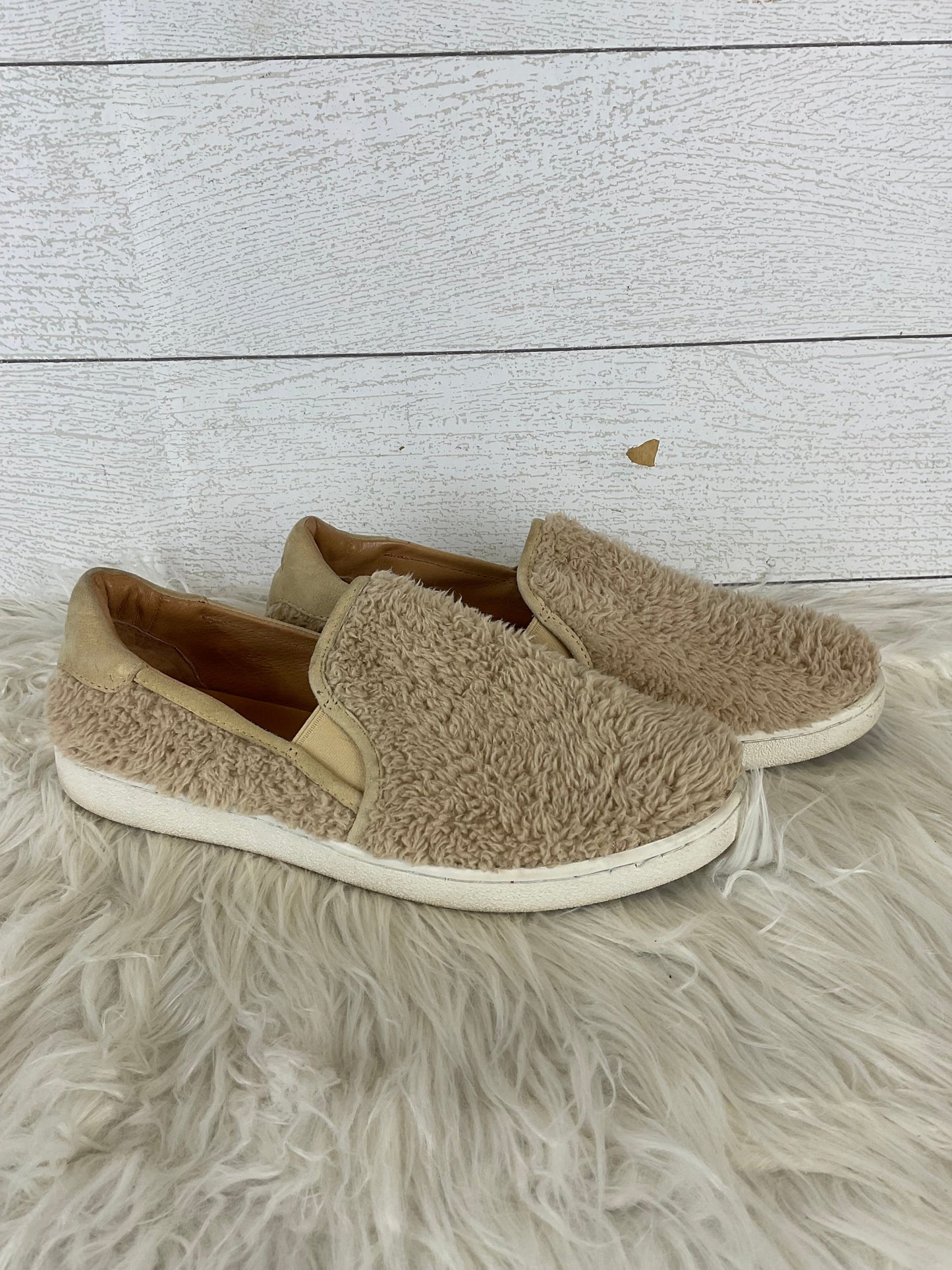 Shoes Flats Other By Ugg  Size: 9