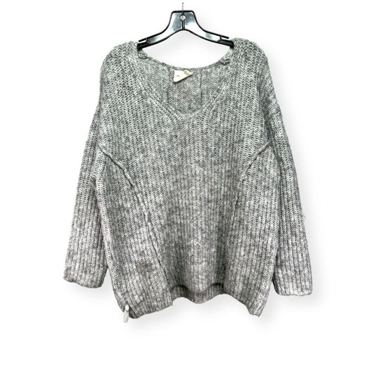 Sweater By Loved & Adored  Size: L