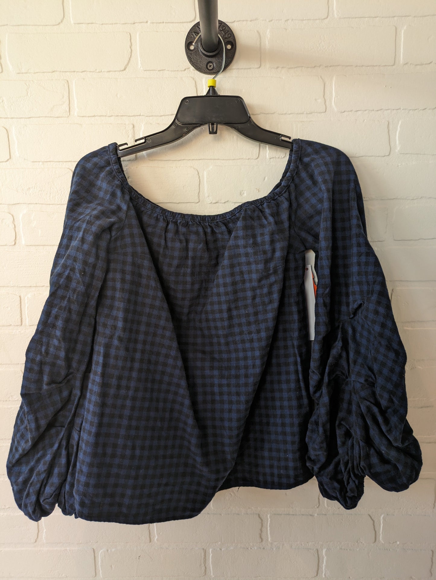 Top Long Sleeve By Clothes Mentor  Size: M