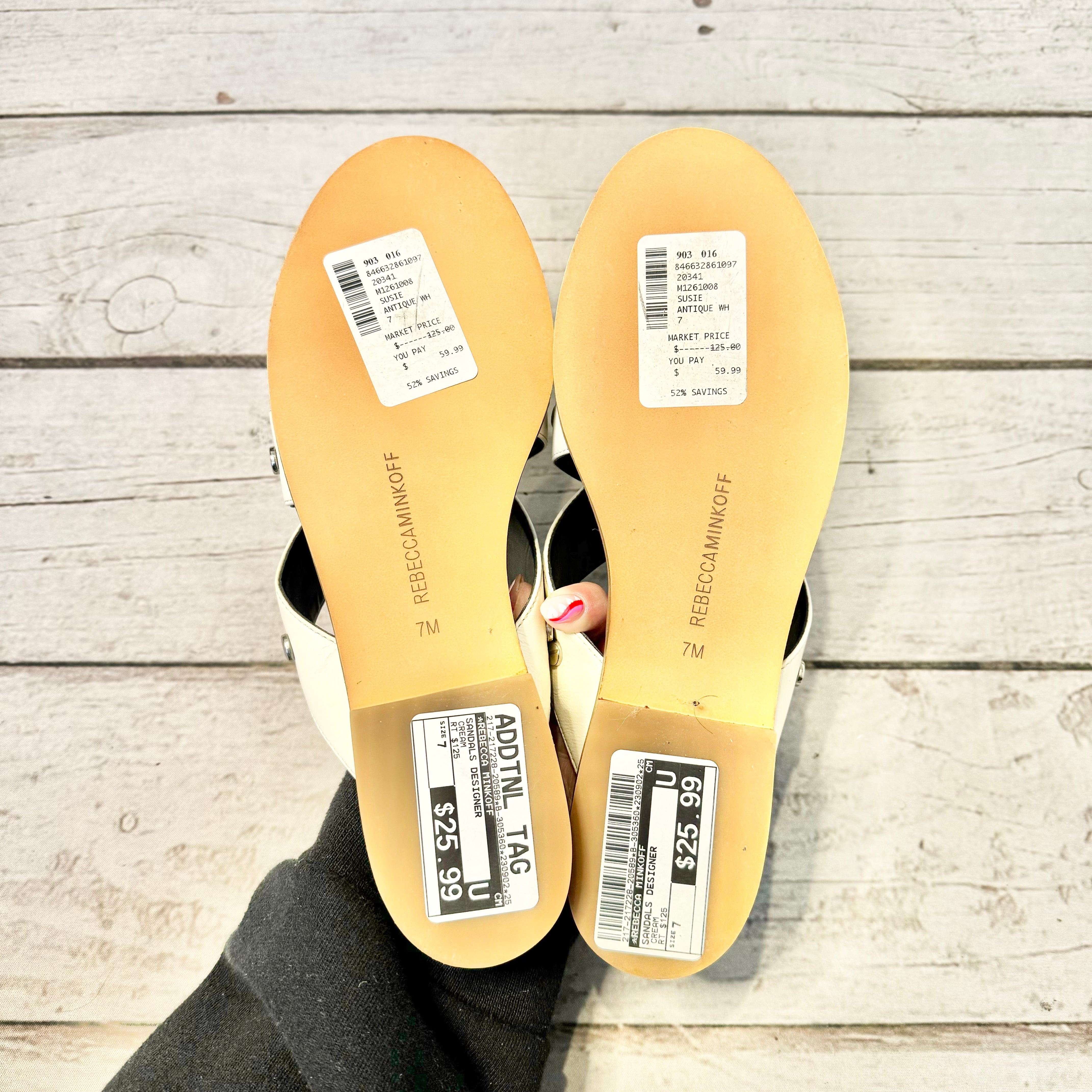 Fashion Yellow Sandals For Men, Letter Graphic Button Decor Toe Post Design  Sandals | SHEIN
